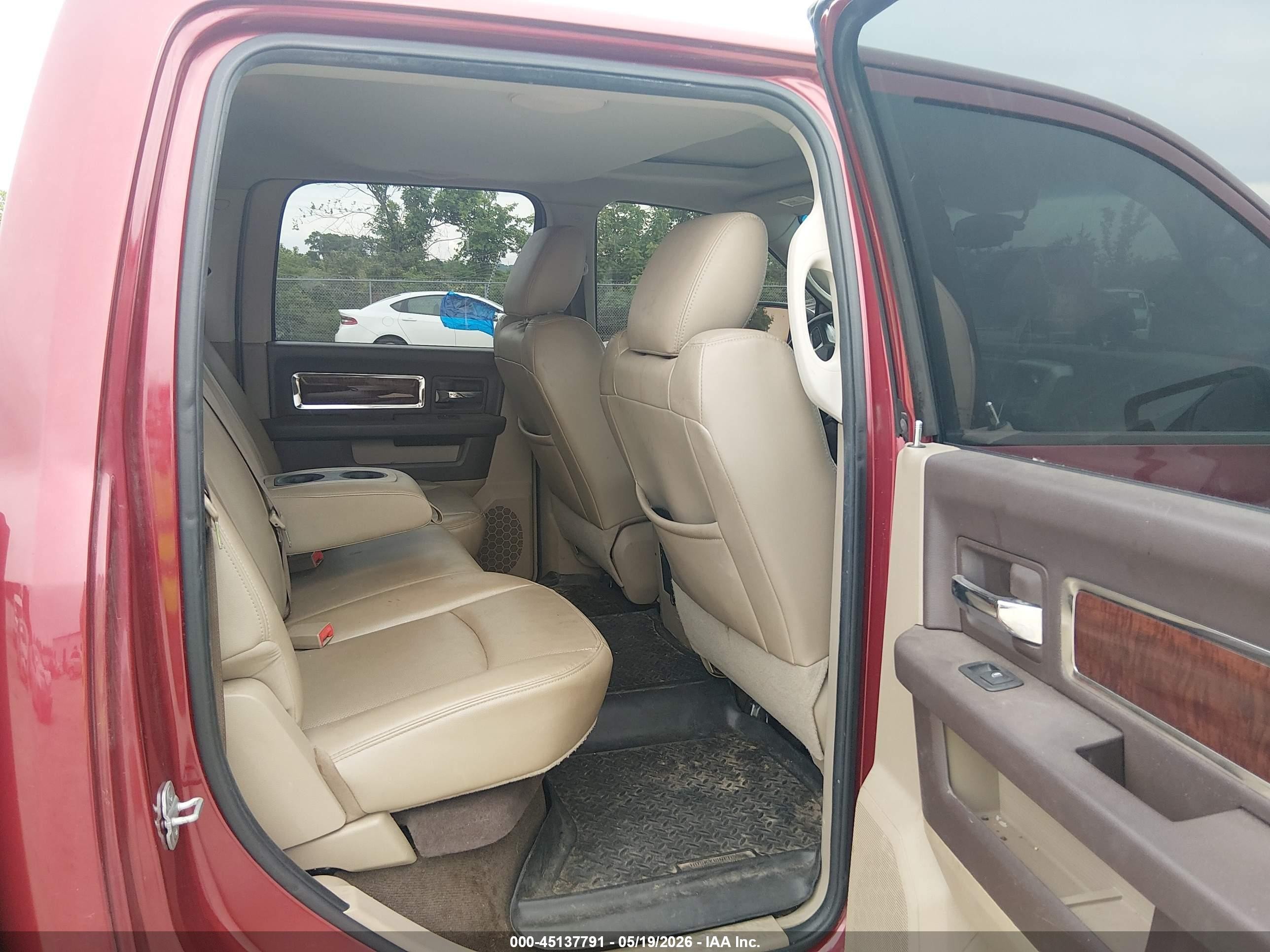 2011 Ram Ram 1500 Laramie Red vin: 1D7RV1CT0BS545410