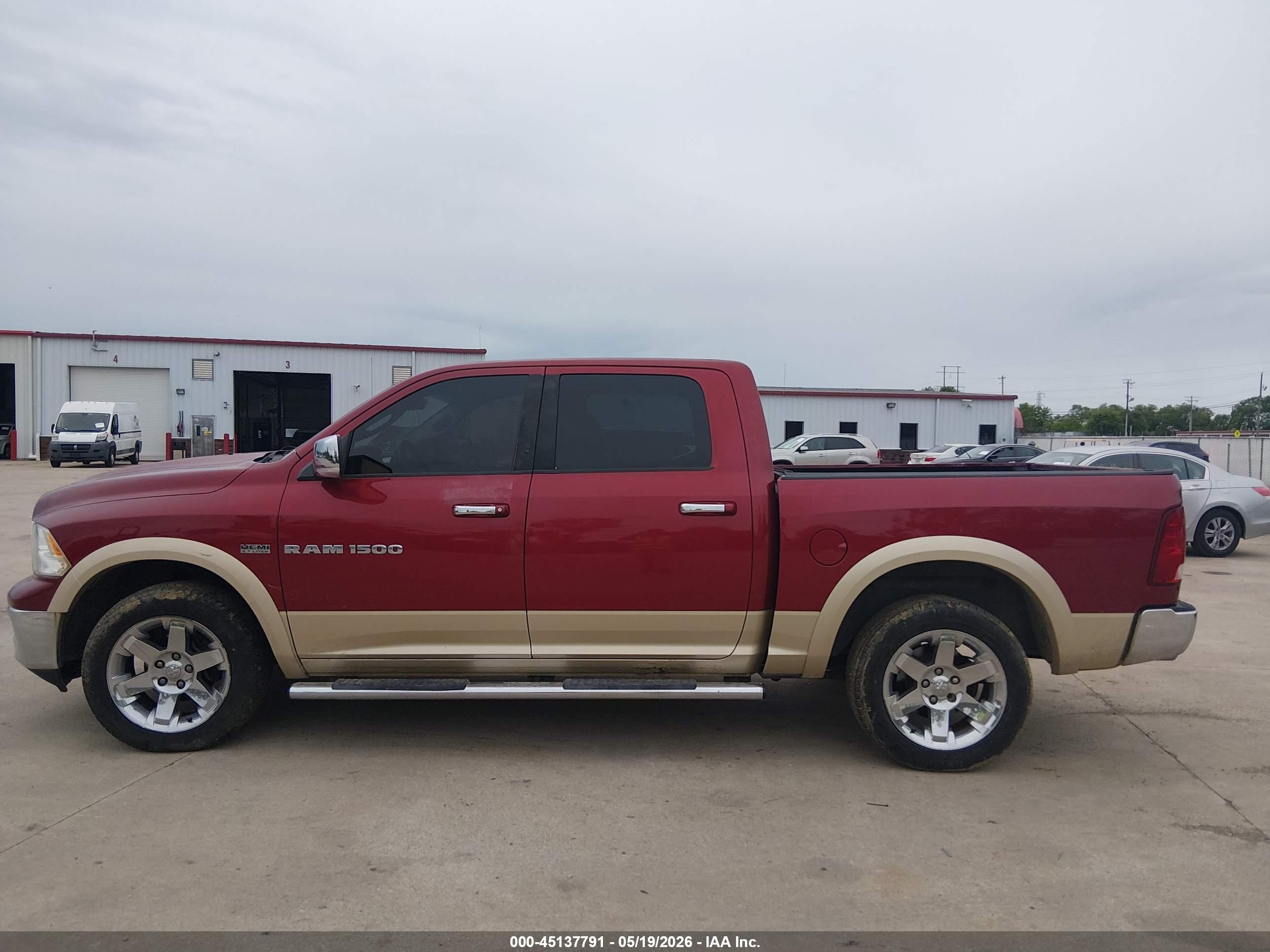 2011 Ram Ram 1500 Laramie Red vin: 1D7RV1CT0BS545410
