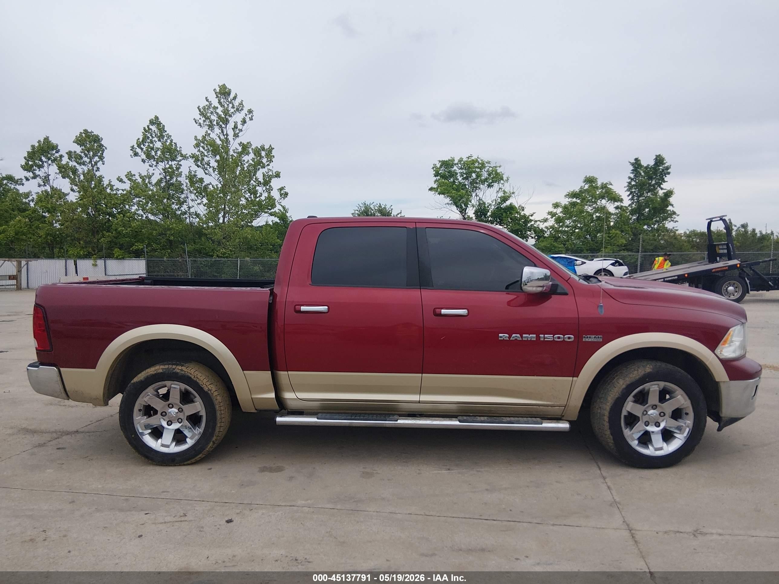 2011 Ram Ram 1500 Laramie Red vin: 1D7RV1CT0BS545410
