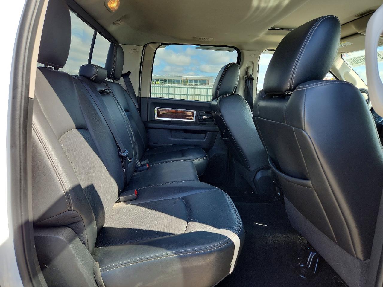 2011 Dodge Ram 1500 White vin: 1D7RV1CT0BS584501