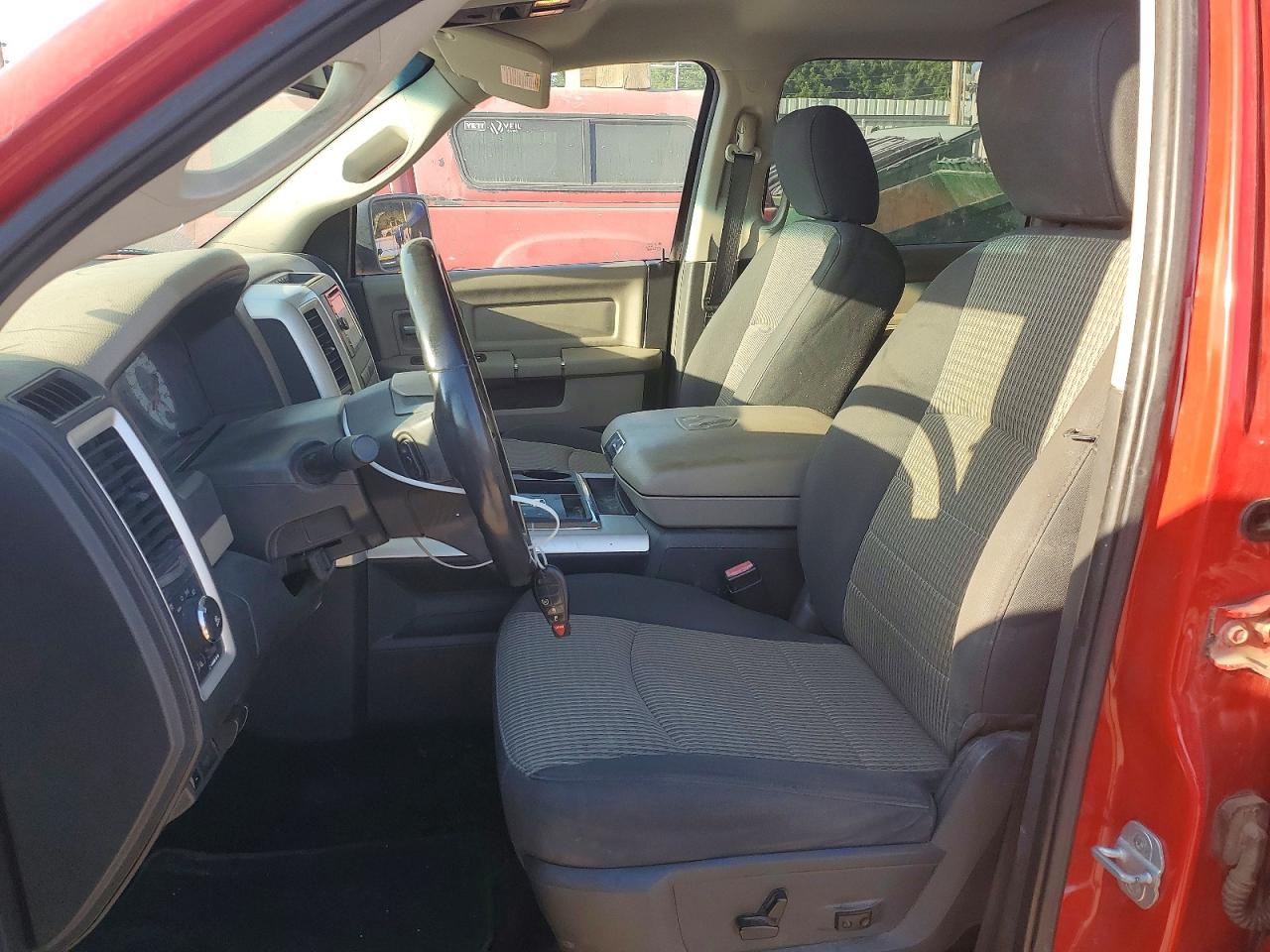 2011 Dodge Ram 1500 Red vin: 1D7RV1CT0BS668012