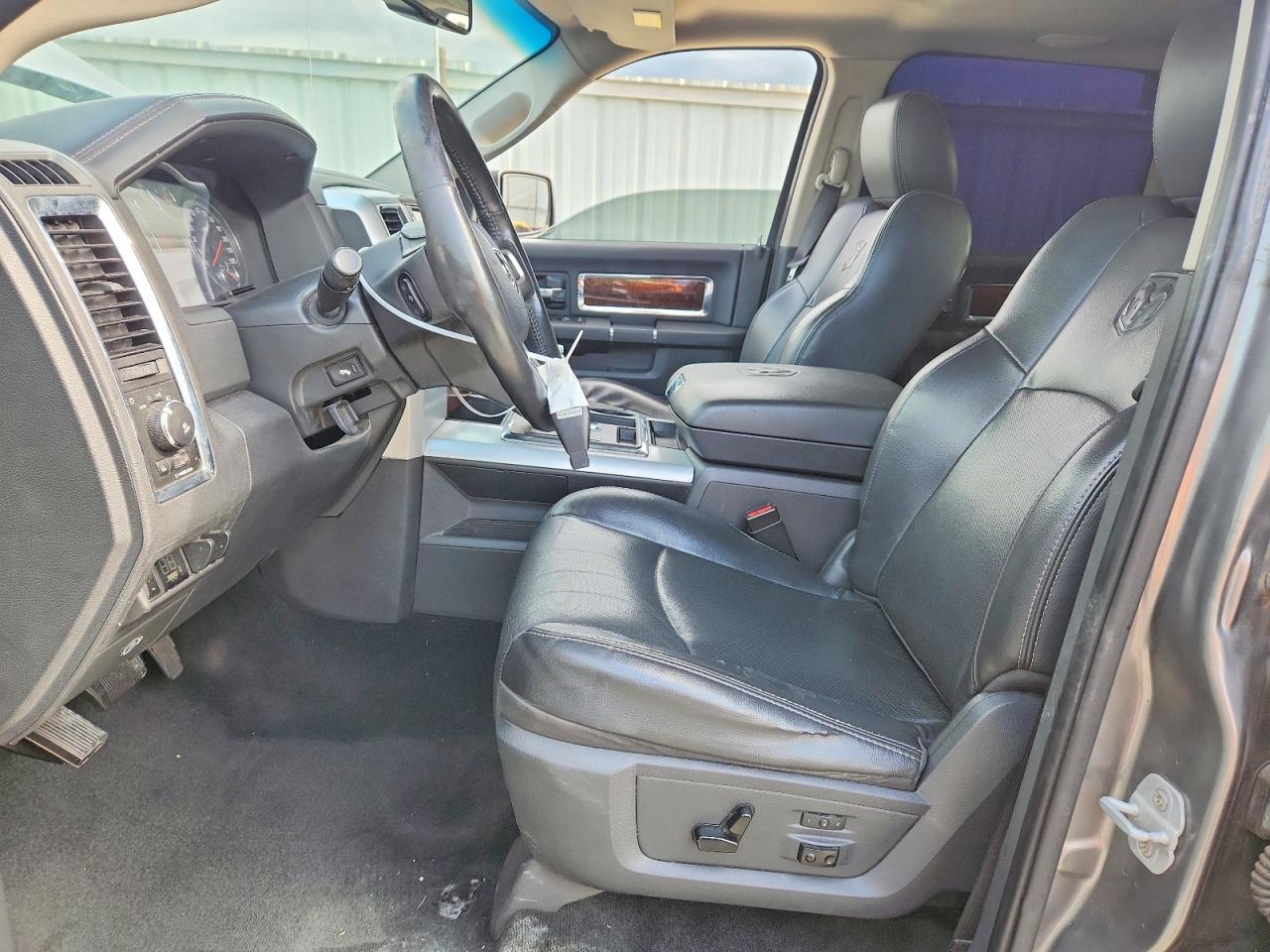 2011 Dodge Ram 1500 Серебряный vin: 1D7RV1CT0BS706337