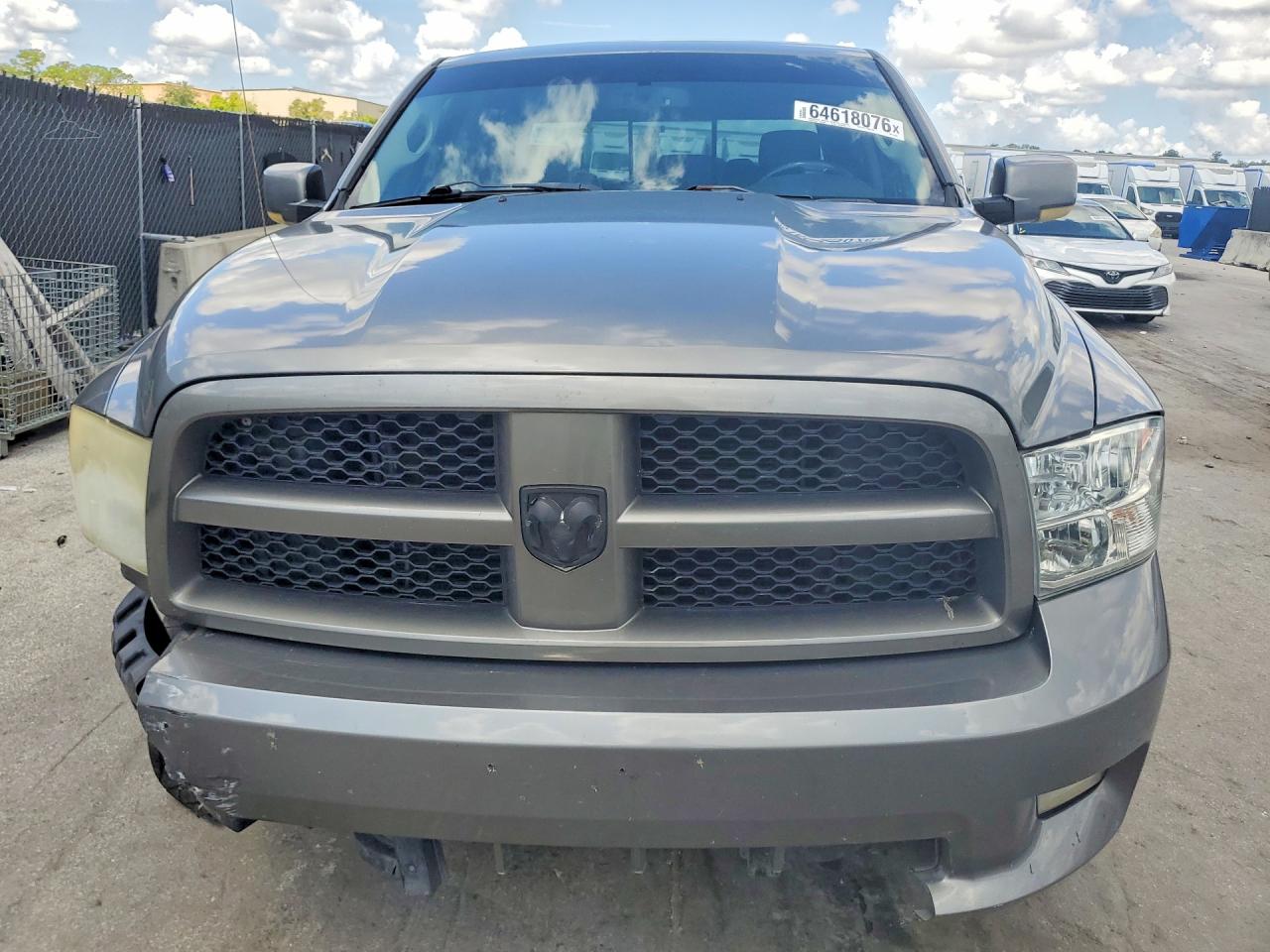 2010 Dodge Ram 1500 Серый vin: 1D7RV1CT1AS167564