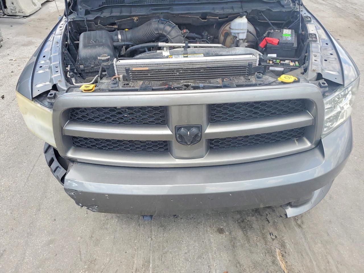 2010 Dodge Ram 1500 Серый vin: 1D7RV1CT1AS167564