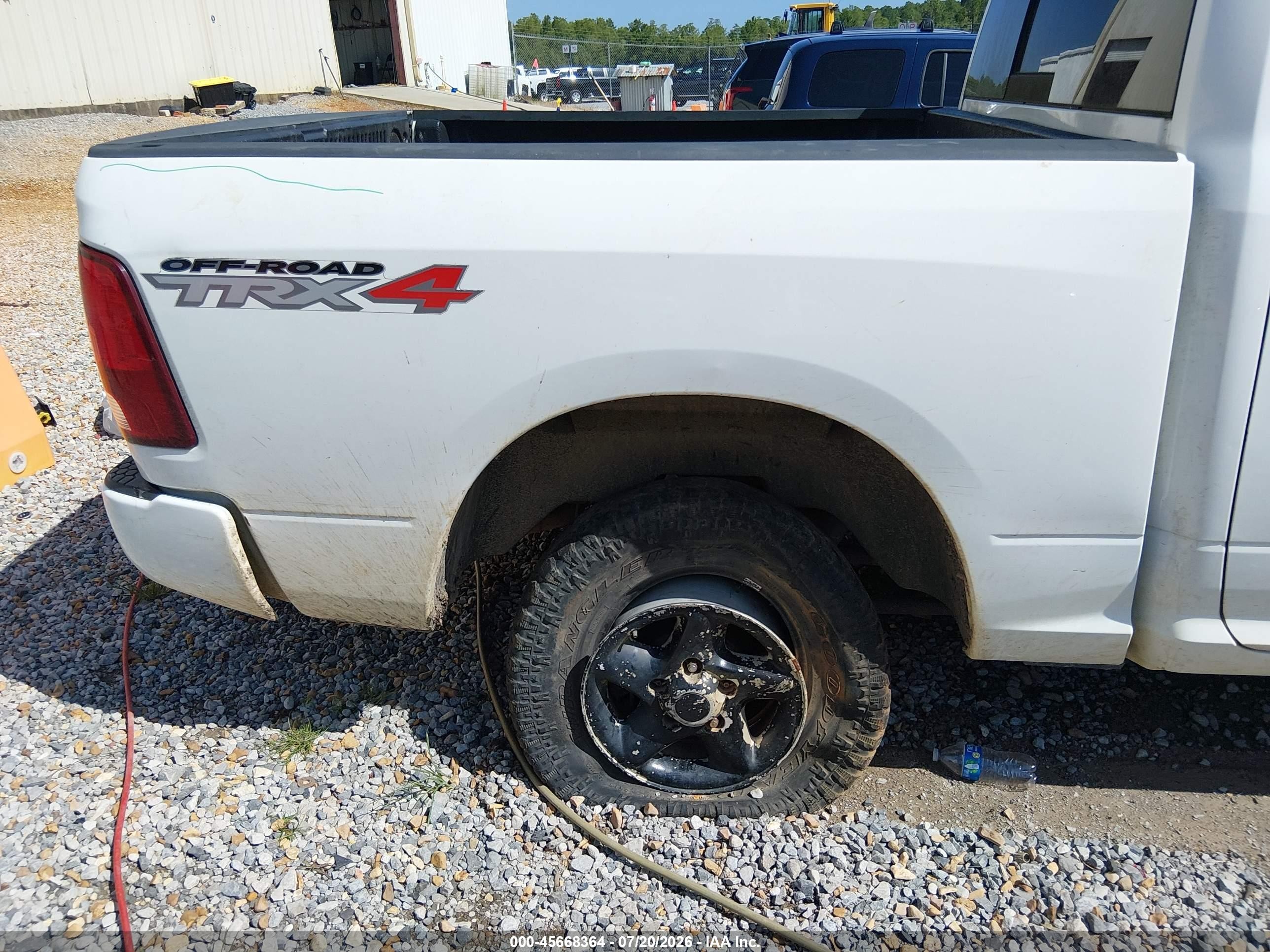 2010 Dodge Ram 1500 Slt/sport/trx White vin: 1D7RV1CT1AS207660