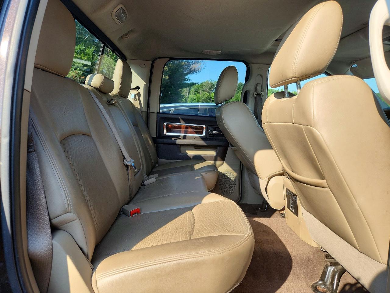 2011 Dodge Ram 1500 Brown vin: 1D7RV1CT1BS588542