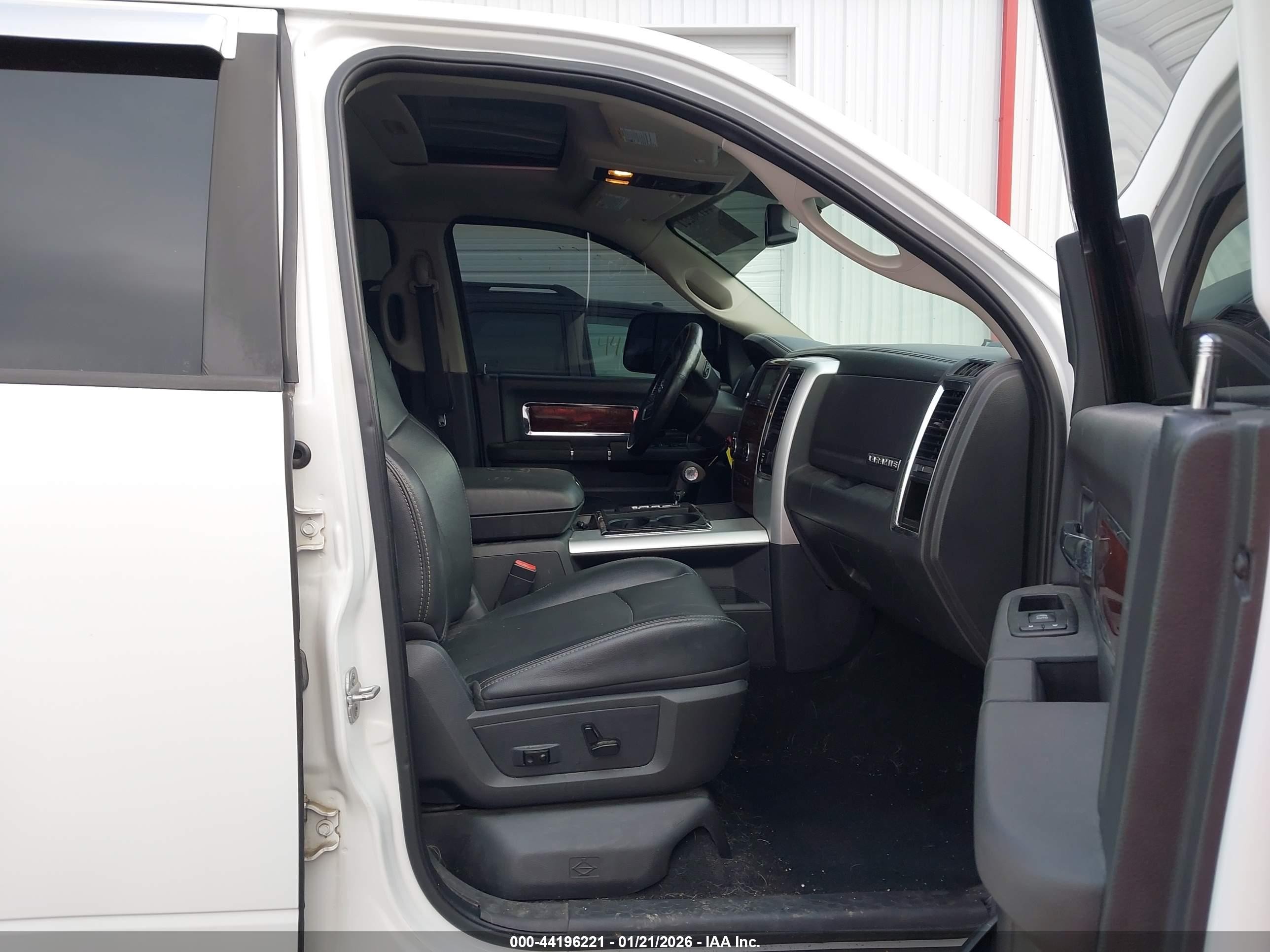 2011 Ram Ram 1500 Laramie White vin: 1D7RV1CT1BS686440