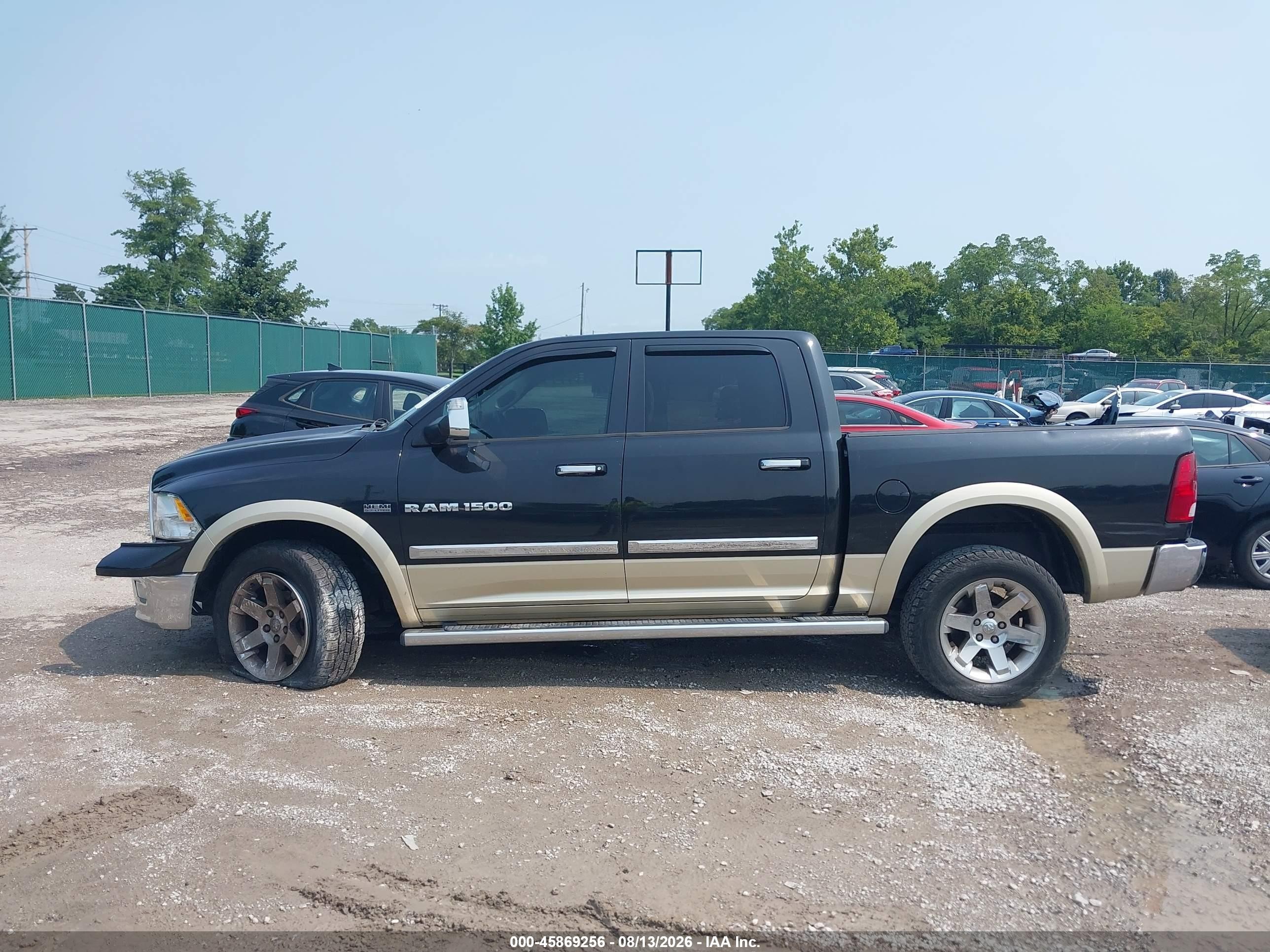 2011 Ram Ram 1500 Laramie Черный vin: 1D7RV1CT2BS508794