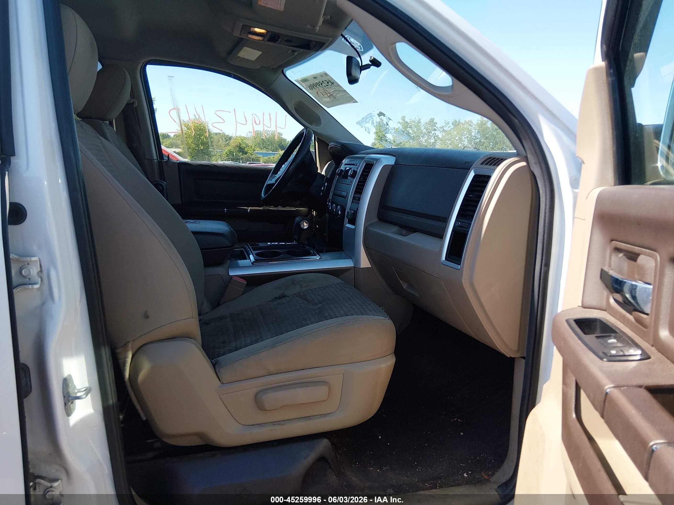 2011 Ram Ram 1500 Slt White vin: 1D7RV1CT2BS592132
