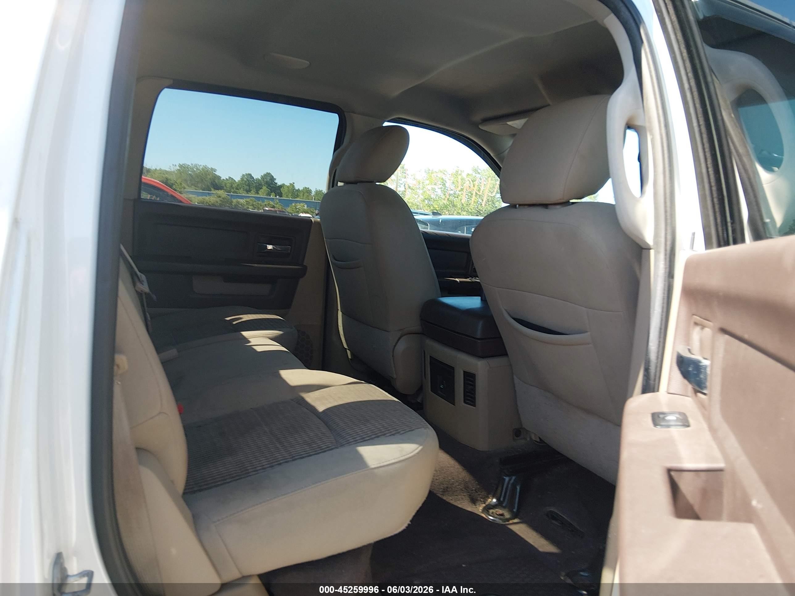 2011 Ram Ram 1500 Slt White vin: 1D7RV1CT2BS592132