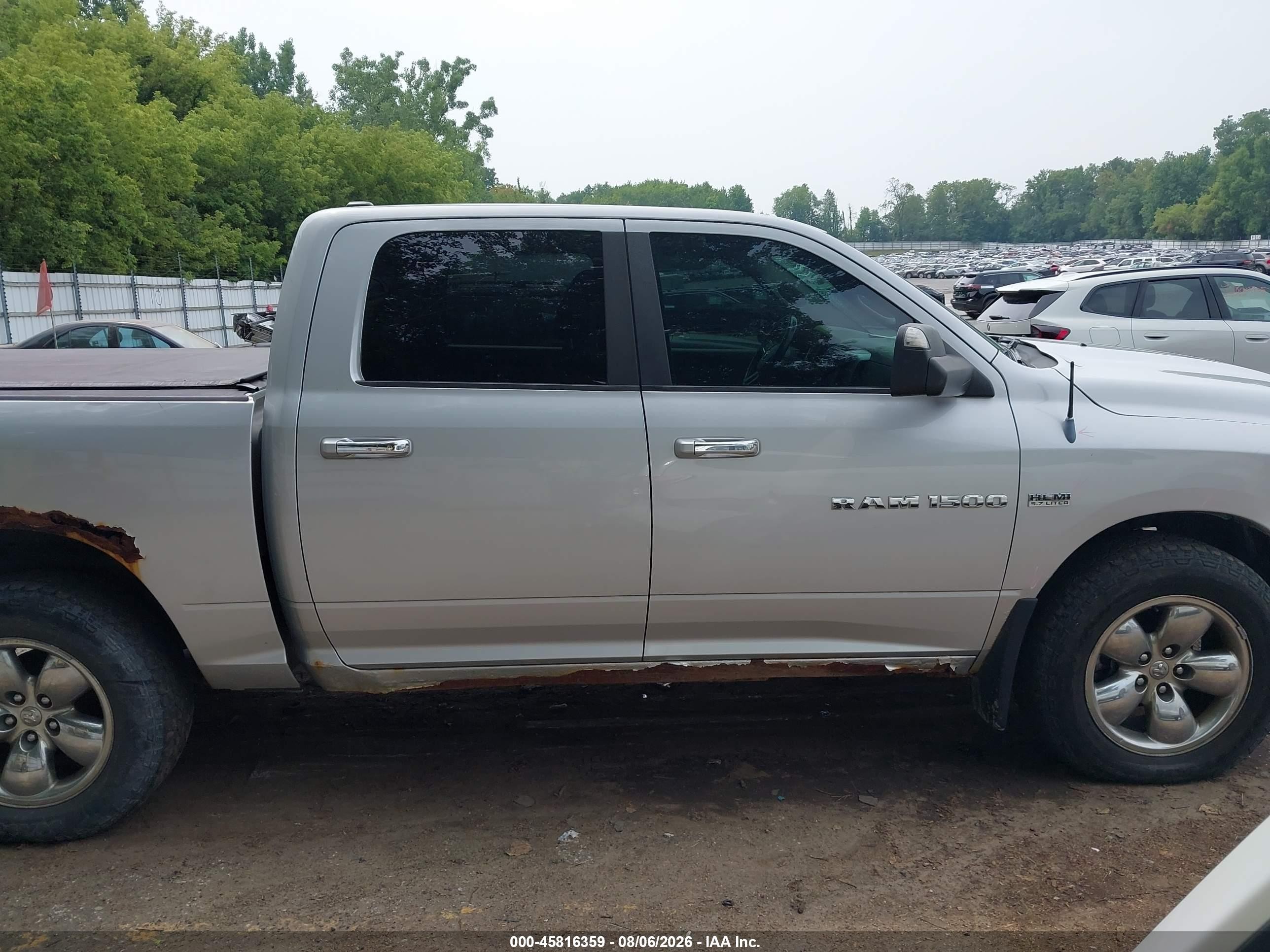 2011 Ram Ram 1500 Slt Серебряный vin: 1D7RV1CT2BS664270
