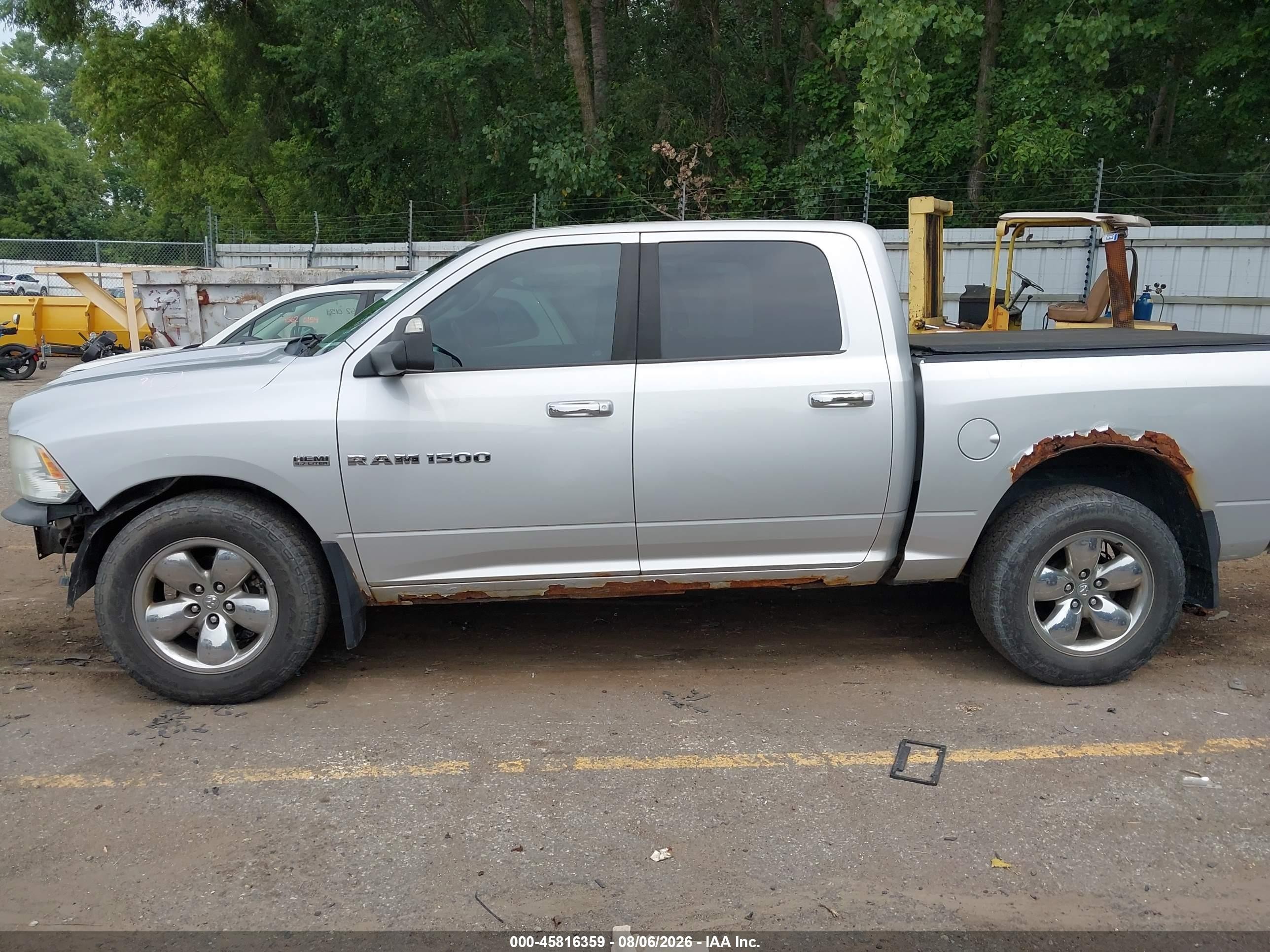 2011 Ram Ram 1500 Slt Серебряный vin: 1D7RV1CT2BS664270