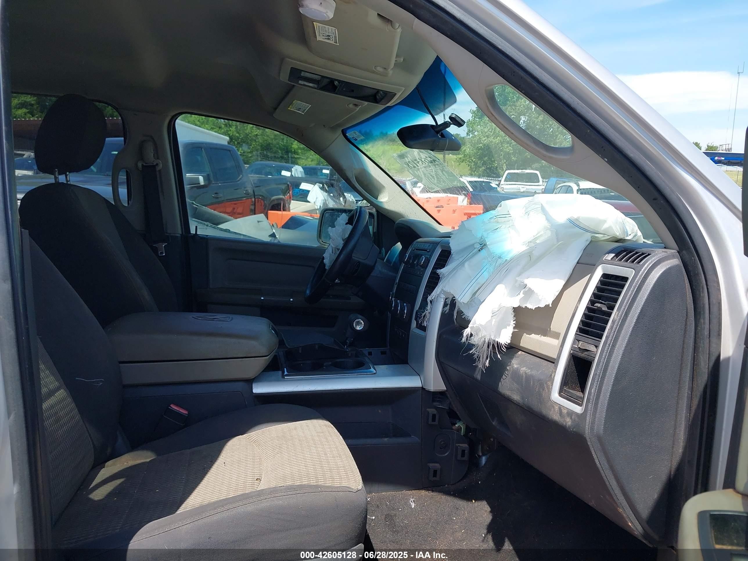 2010 Dodge Ram 1500   Silver vin: 1D7RV1CT3AS117961