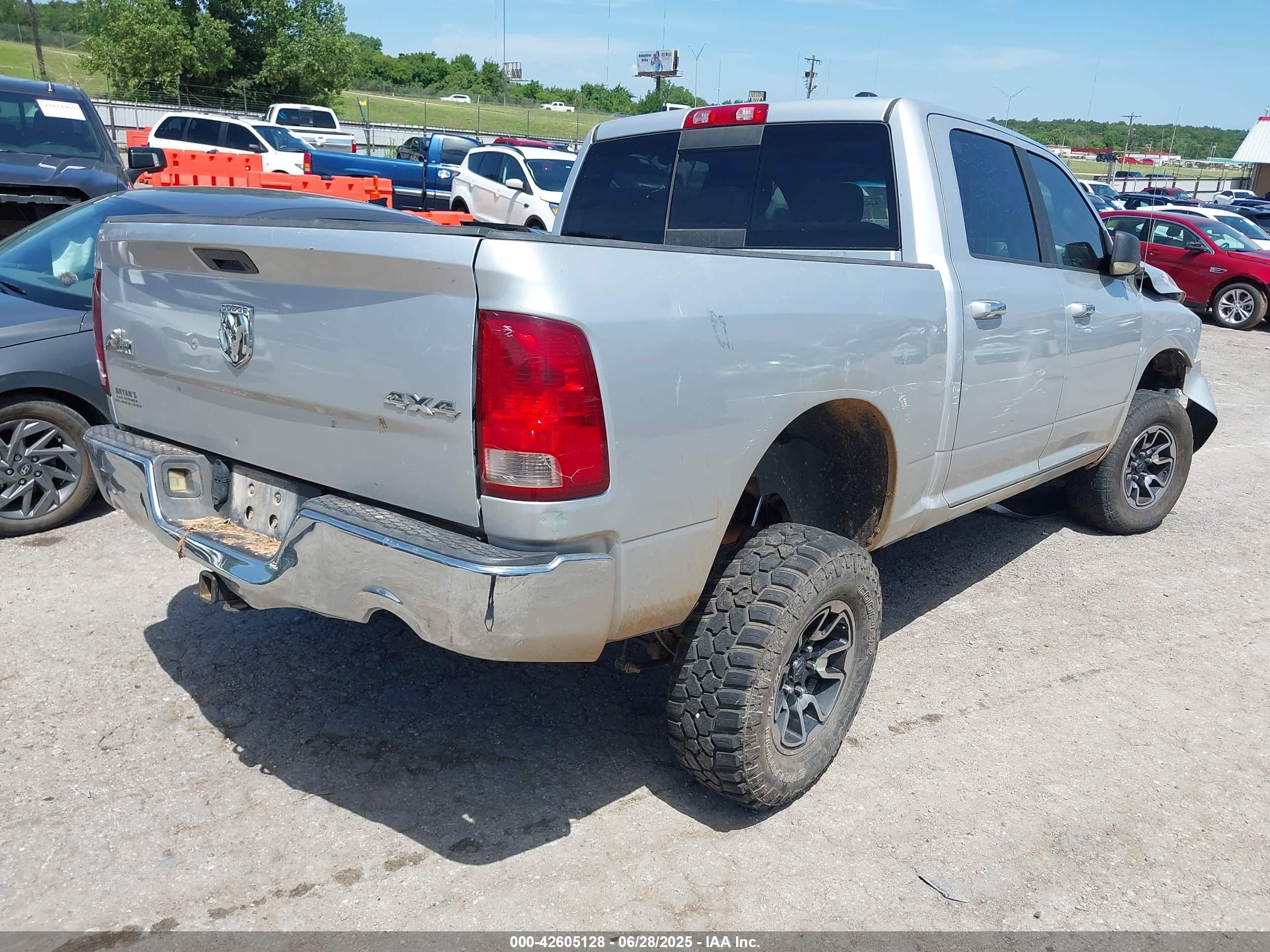 2010 Dodge Ram 1500   Silver vin: 1D7RV1CT3AS117961