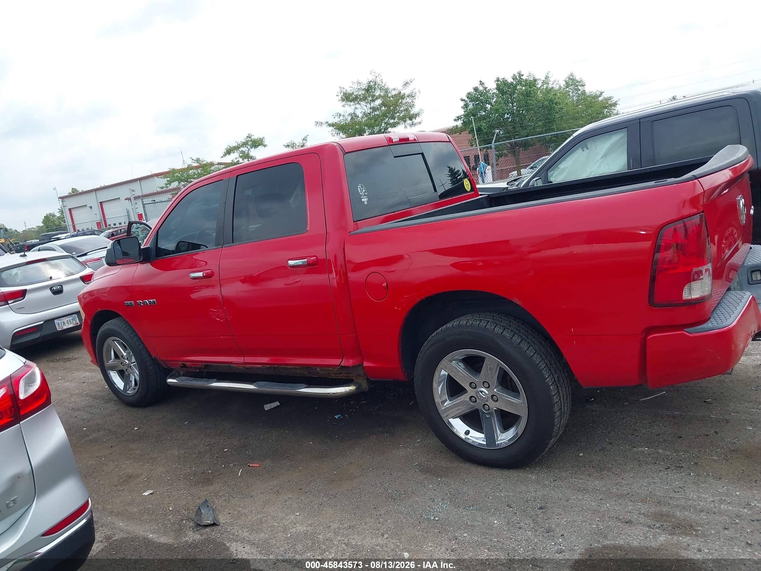 2010 Dodge Ram 1500 Slt/sport/trx Red vin: 1D7RV1CT3AS146909