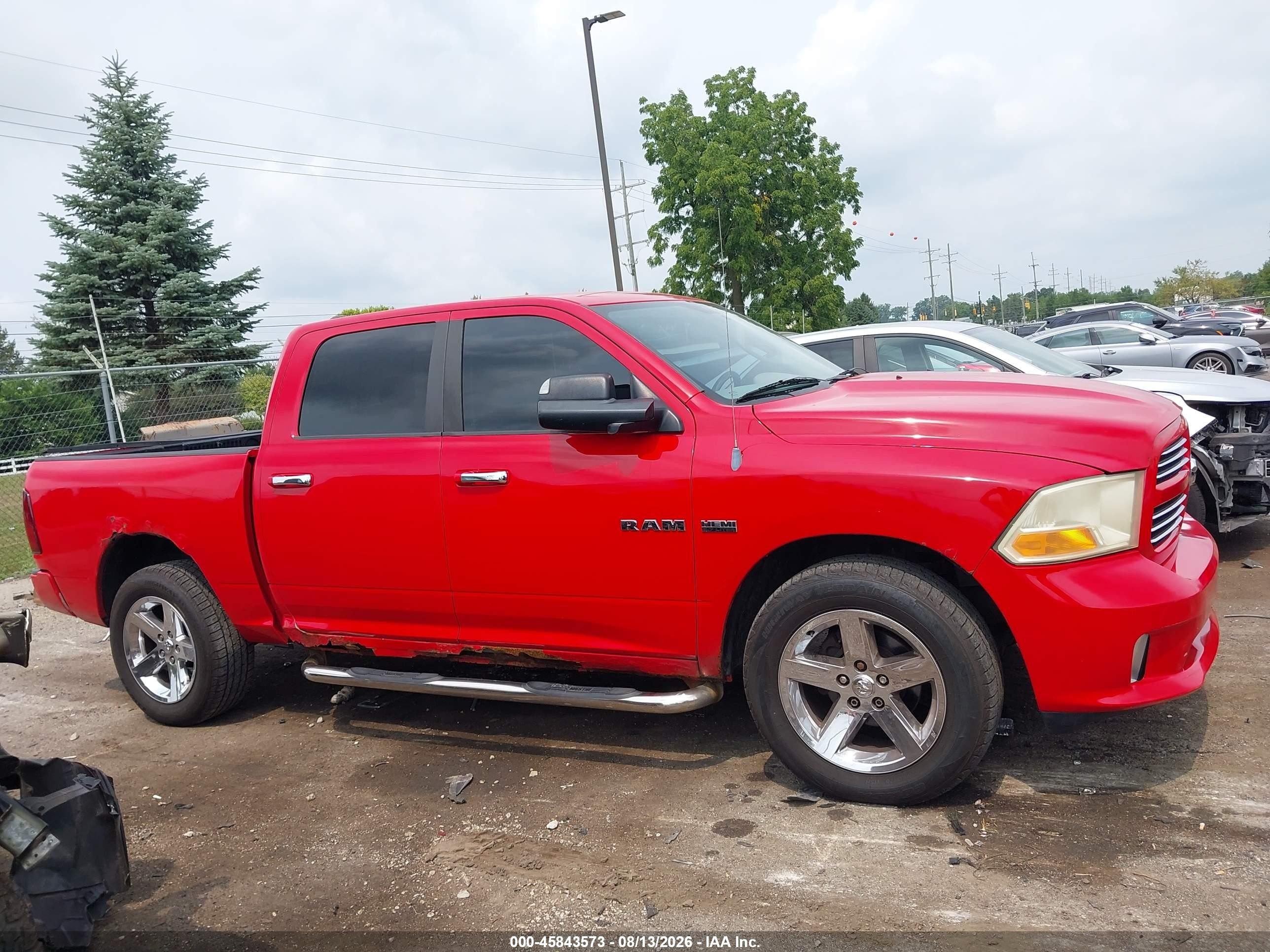2010 Dodge Ram 1500 Slt/sport/trx Red vin: 1D7RV1CT3AS146909