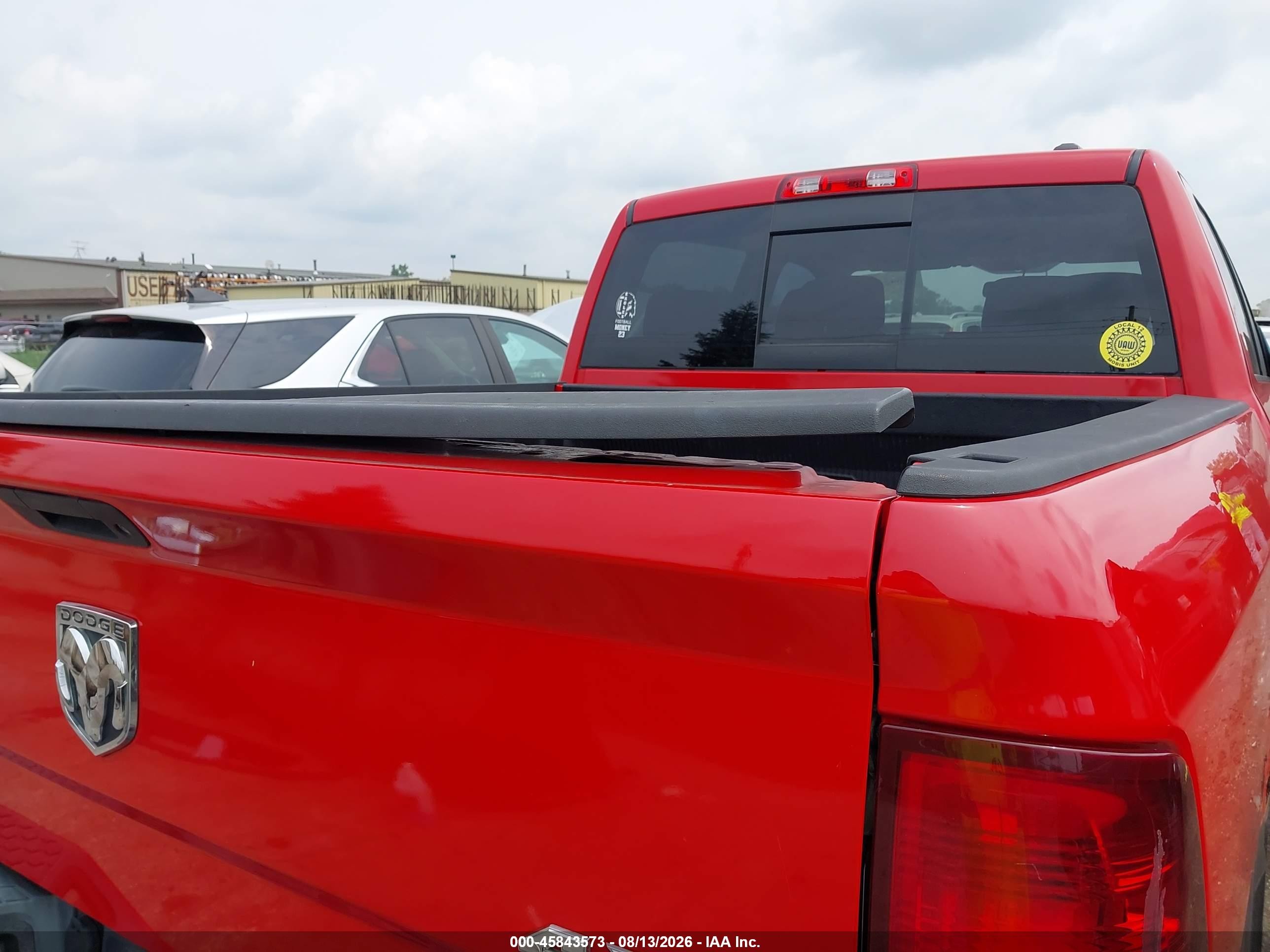 2010 Dodge Ram 1500 Slt/sport/trx Red vin: 1D7RV1CT3AS146909