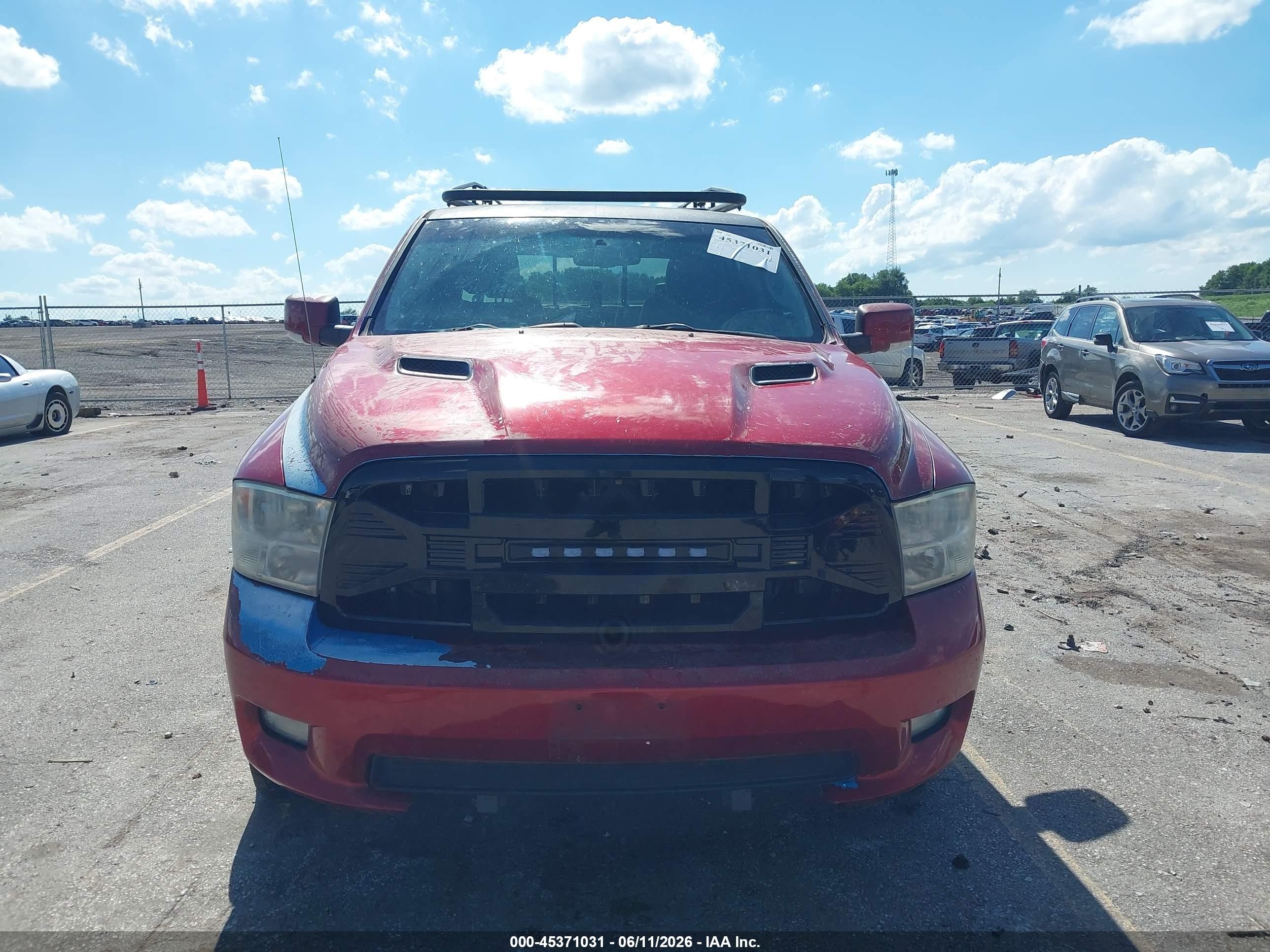 2010 Dodge Ram 1500 Slt/sport/trx Красный vin: 1D7RV1CT3AS260442
