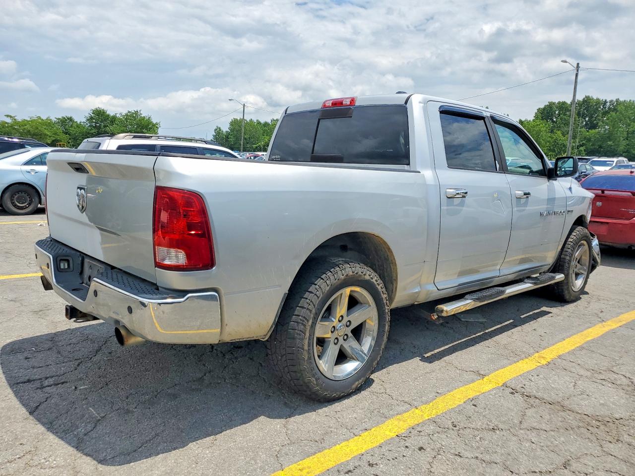 2011 Dodge Ram 1500 Silver vin: 1D7RV1CT3BS598408