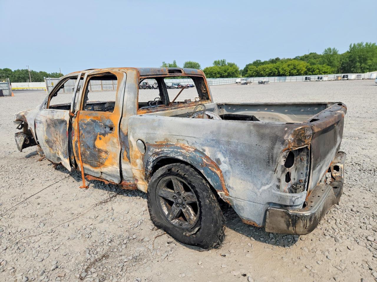 2010 Dodge Ram 1500 Burn vin: 1D7RV1CT4AS105740