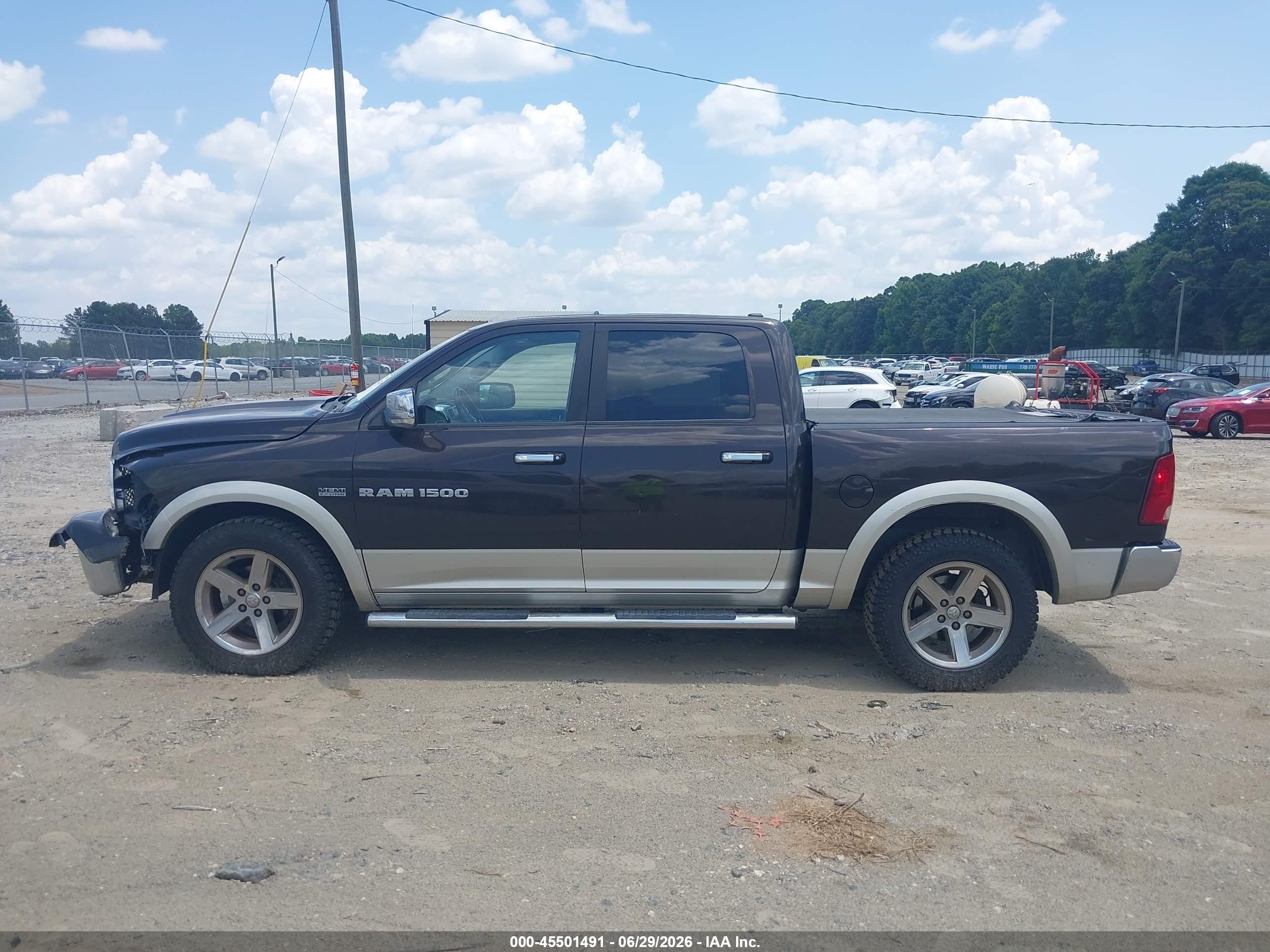 2011 Ram Ram 1500 Laramie Brown vin: 1D7RV1CT4BS646157