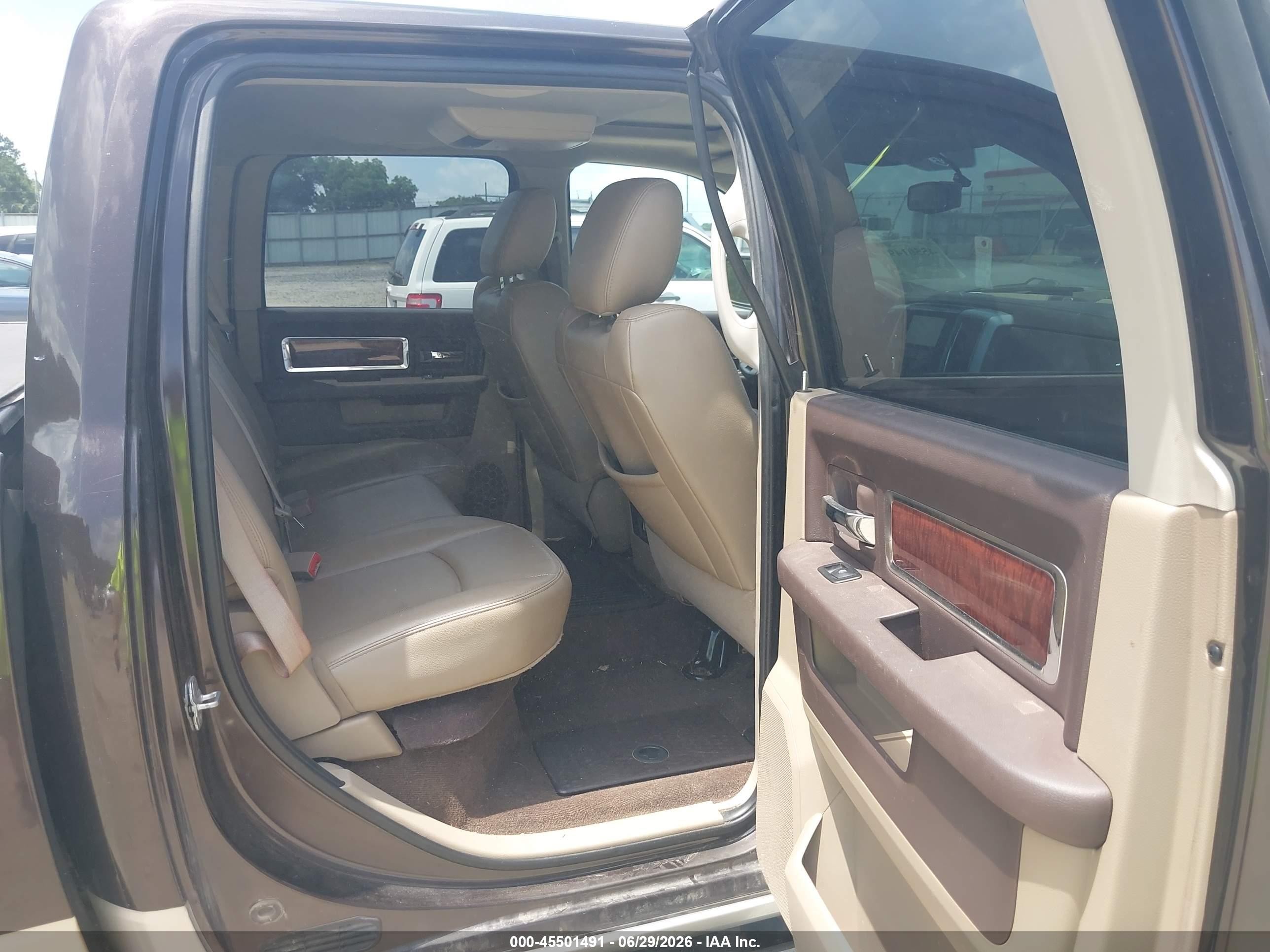2011 Ram Ram 1500 Laramie Brown vin: 1D7RV1CT4BS646157
