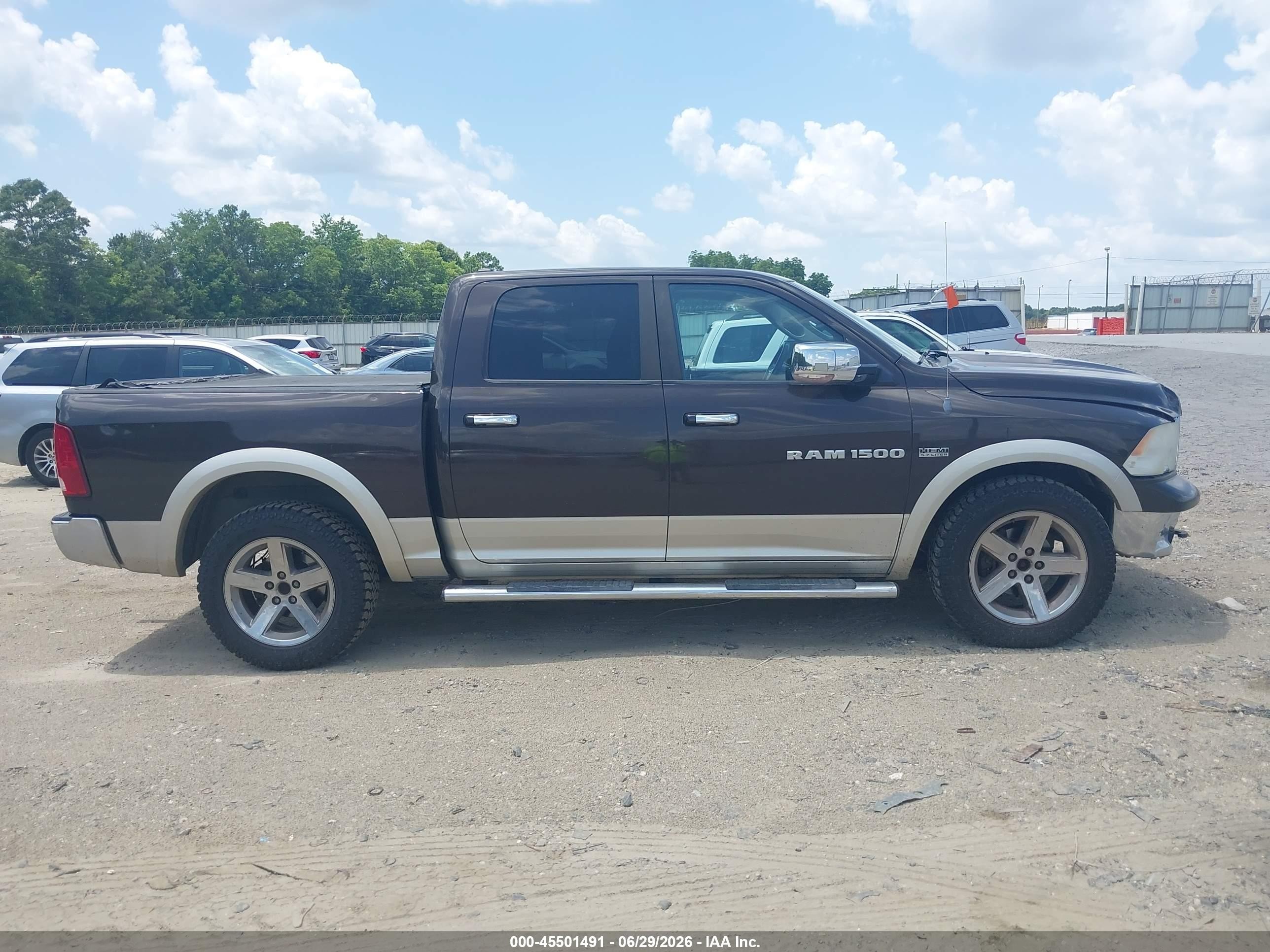 2011 Ram Ram 1500 Laramie Brown vin: 1D7RV1CT4BS646157