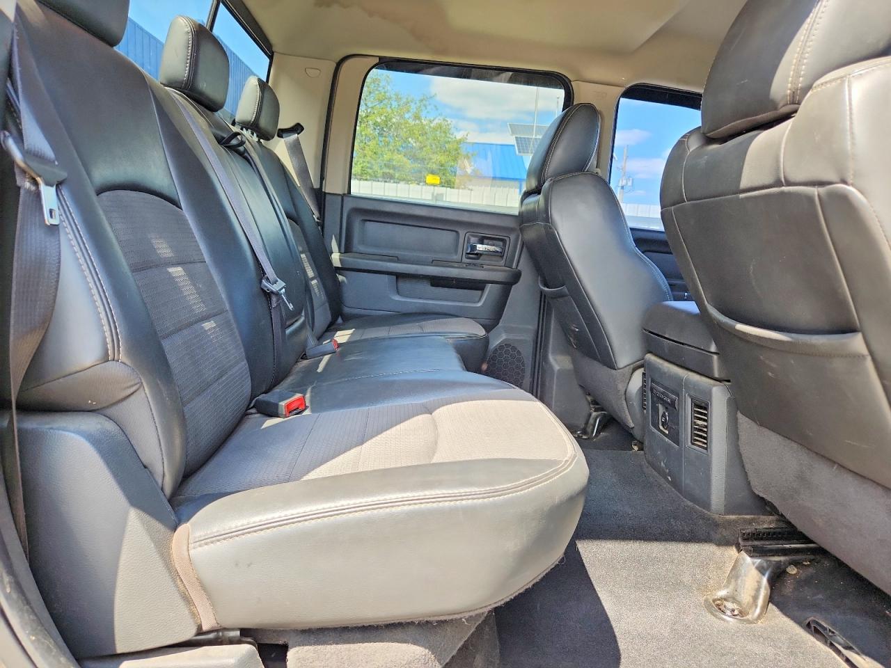2010 Dodge Ram 1500 Silver vin: 1D7RV1CT5AS181306