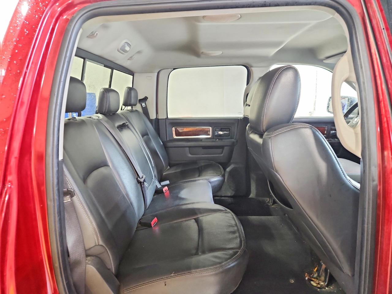 2010 Dodge Ram 1500 Red vin: 1D7RV1CT5AS255033