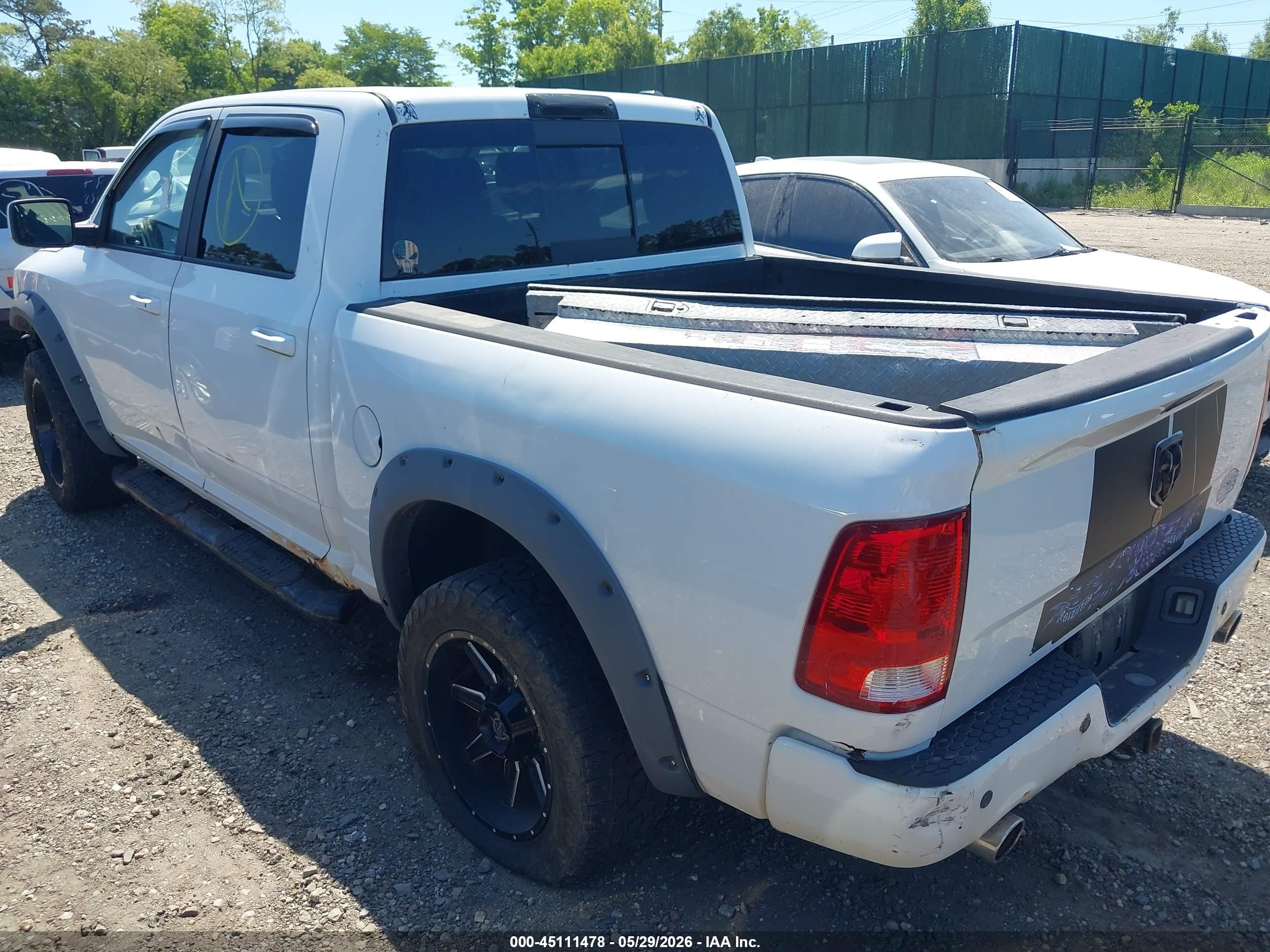 2011 Ram Ram 1500 Sport White vin: 1D7RV1CT5BS590150