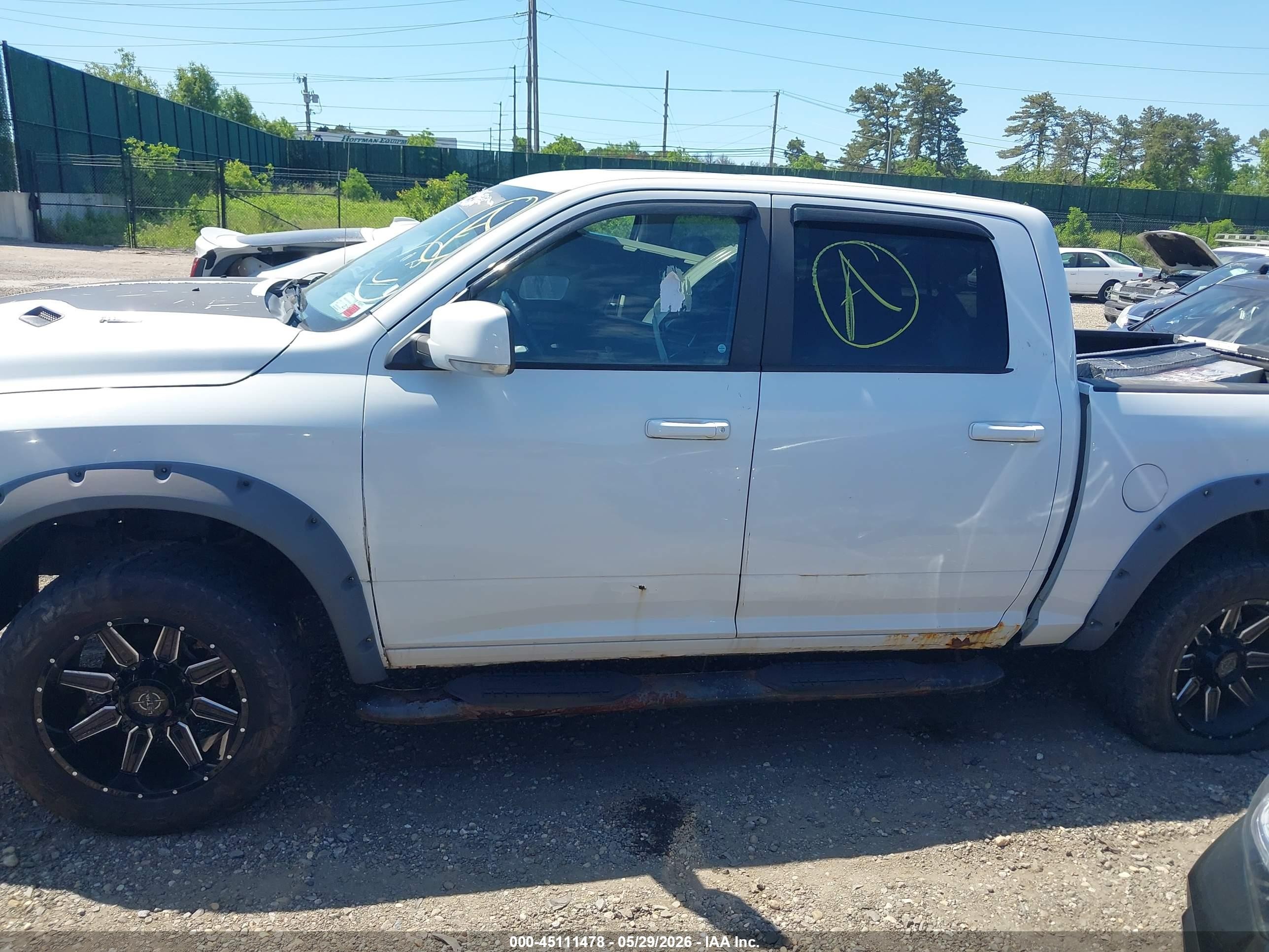 2011 Ram Ram 1500 Sport White vin: 1D7RV1CT5BS590150