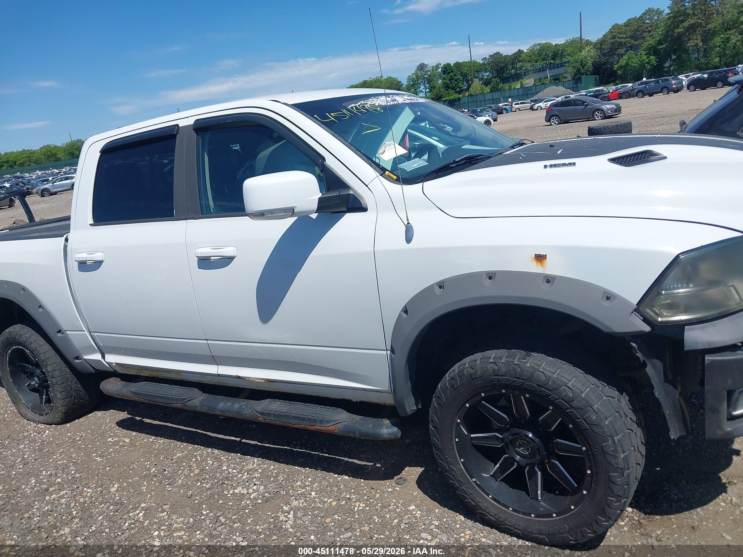 2011 Ram Ram 1500 Sport White vin: 1D7RV1CT5BS590150
