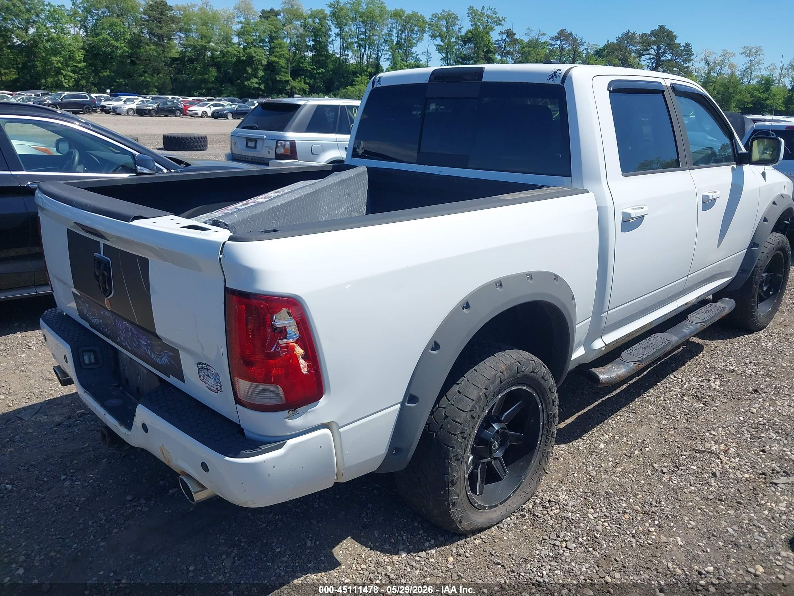 2011 Ram Ram 1500 Sport White vin: 1D7RV1CT5BS590150