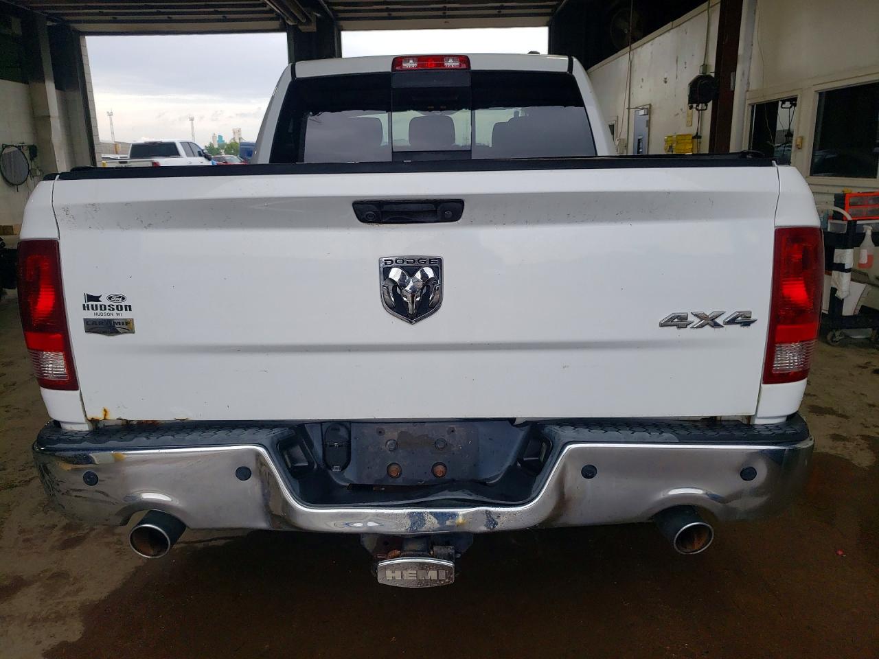 2010 Dodge Ram 1500 White vin: 1D7RV1CT6AS153739