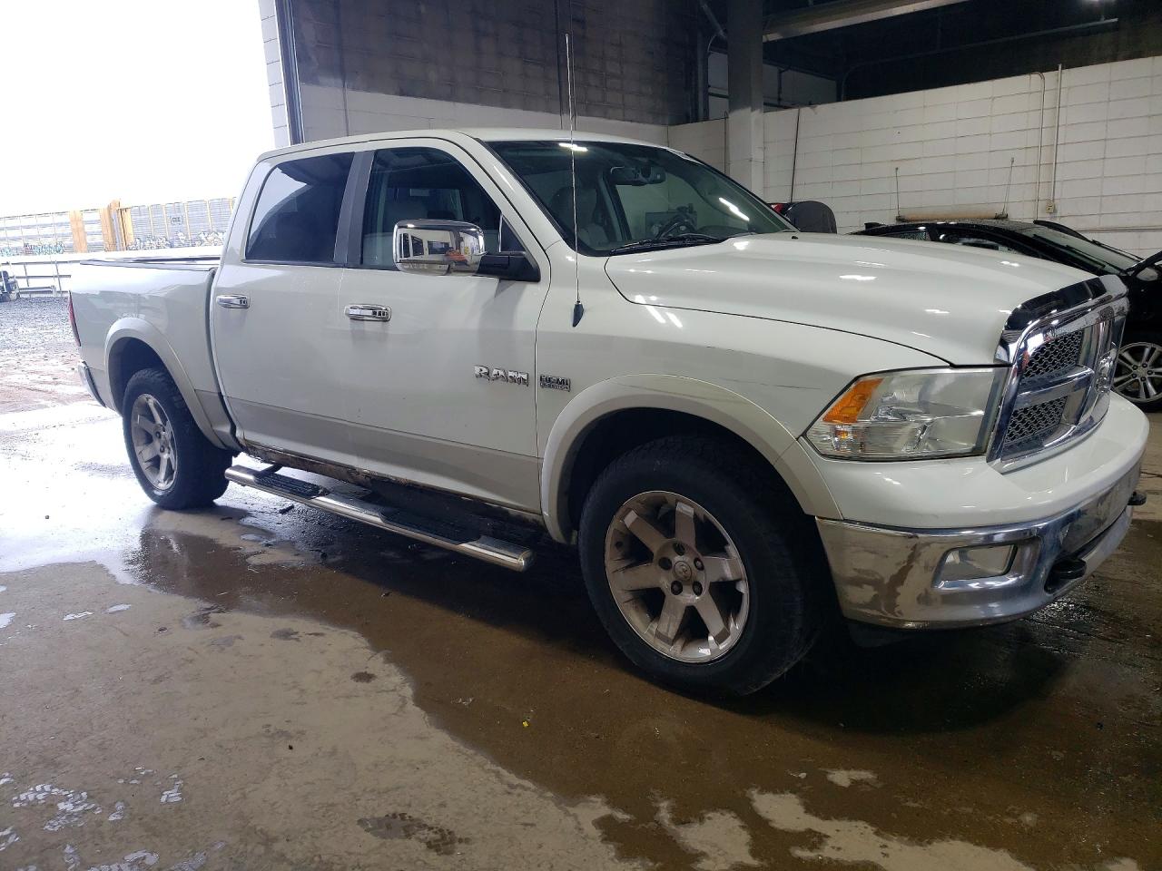 2010 Dodge Ram 1500 White vin: 1D7RV1CT6AS153739