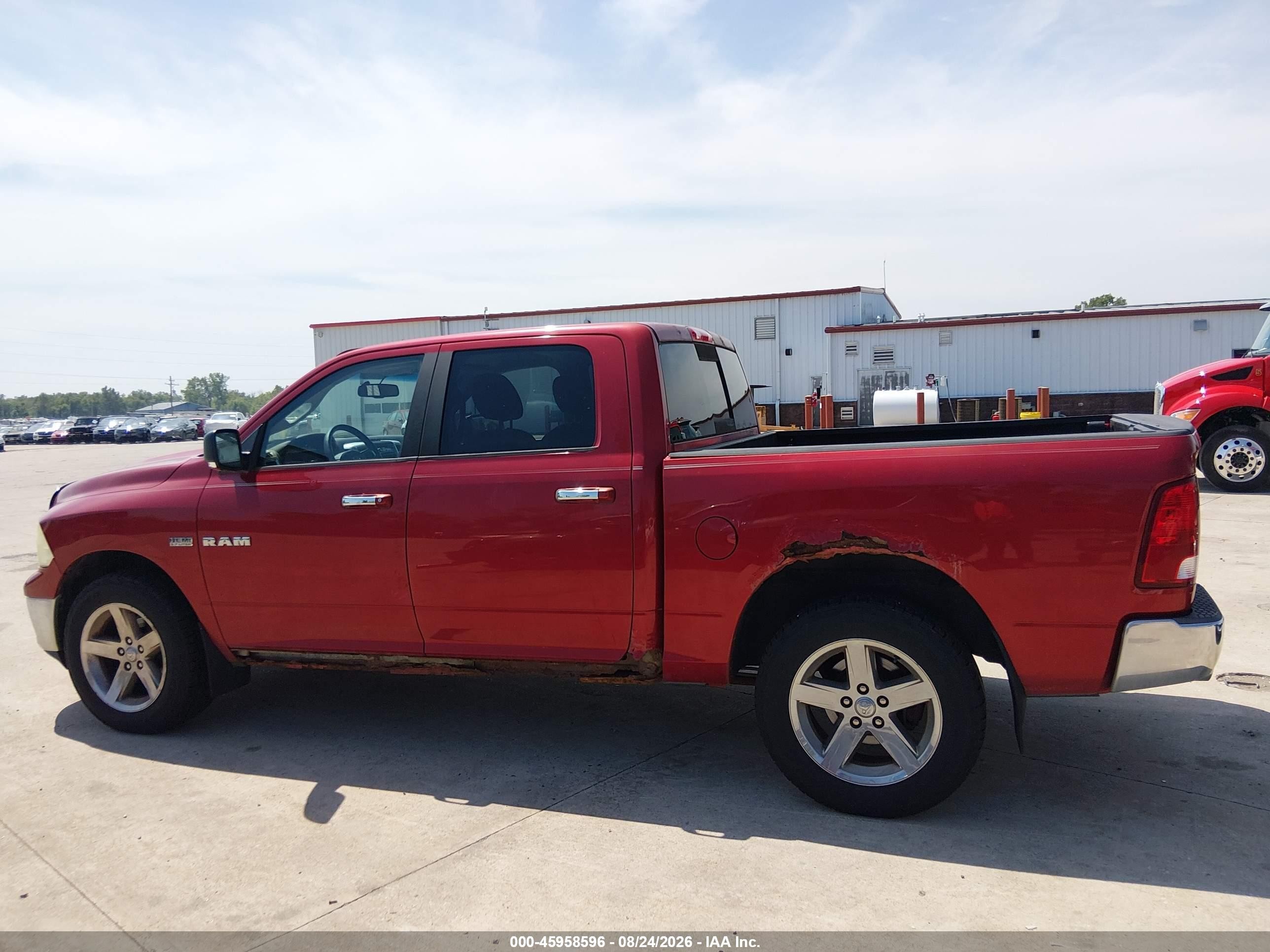2010 Dodge Ram 1500 Slt/sport/trx Красный vin: 1D7RV1CT6AS205533