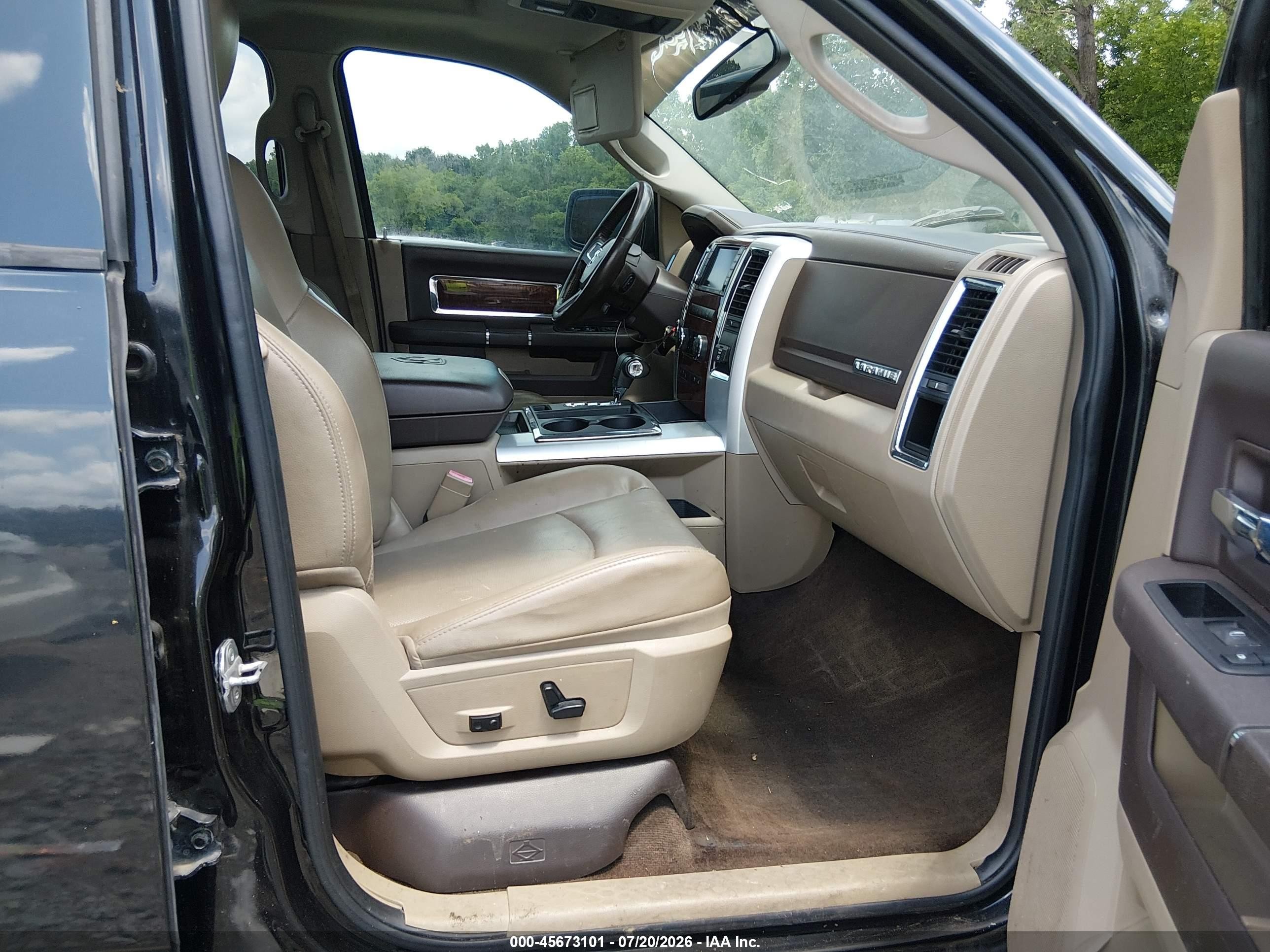 2011 Ram Ram 1500 Laramie Черный vin: 1D7RV1CT6BS616402