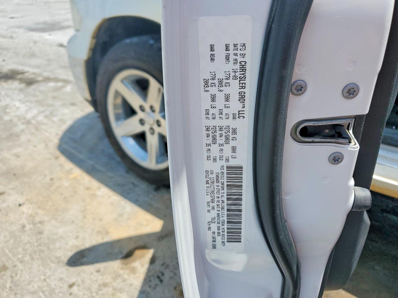2010 Dodge Ram 1500 White vin: 1D7RV1CT7AS137484