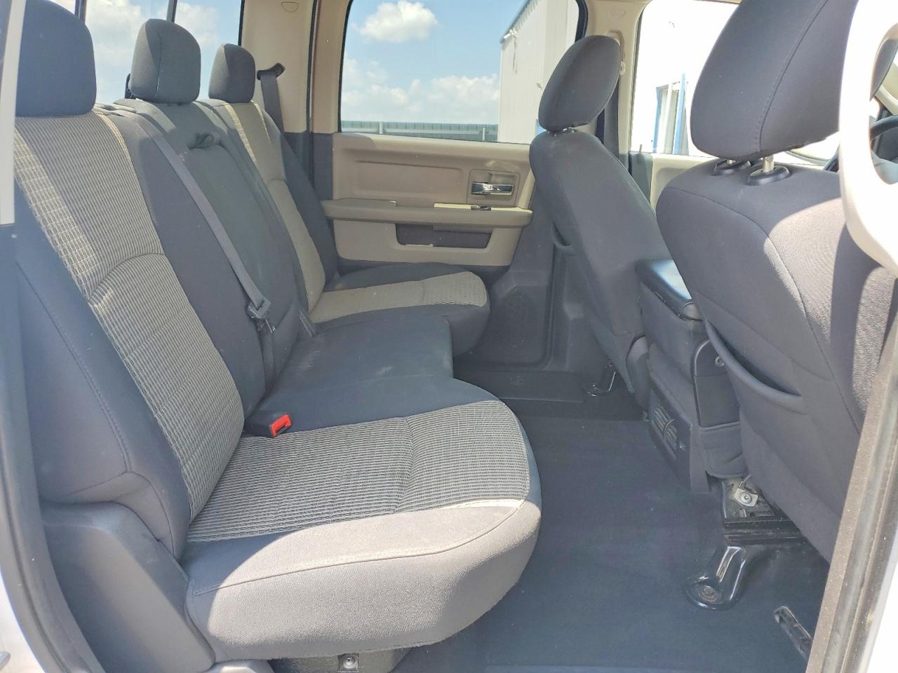 2010 Dodge Ram 1500 White vin: 1D7RV1CT7AS137484
