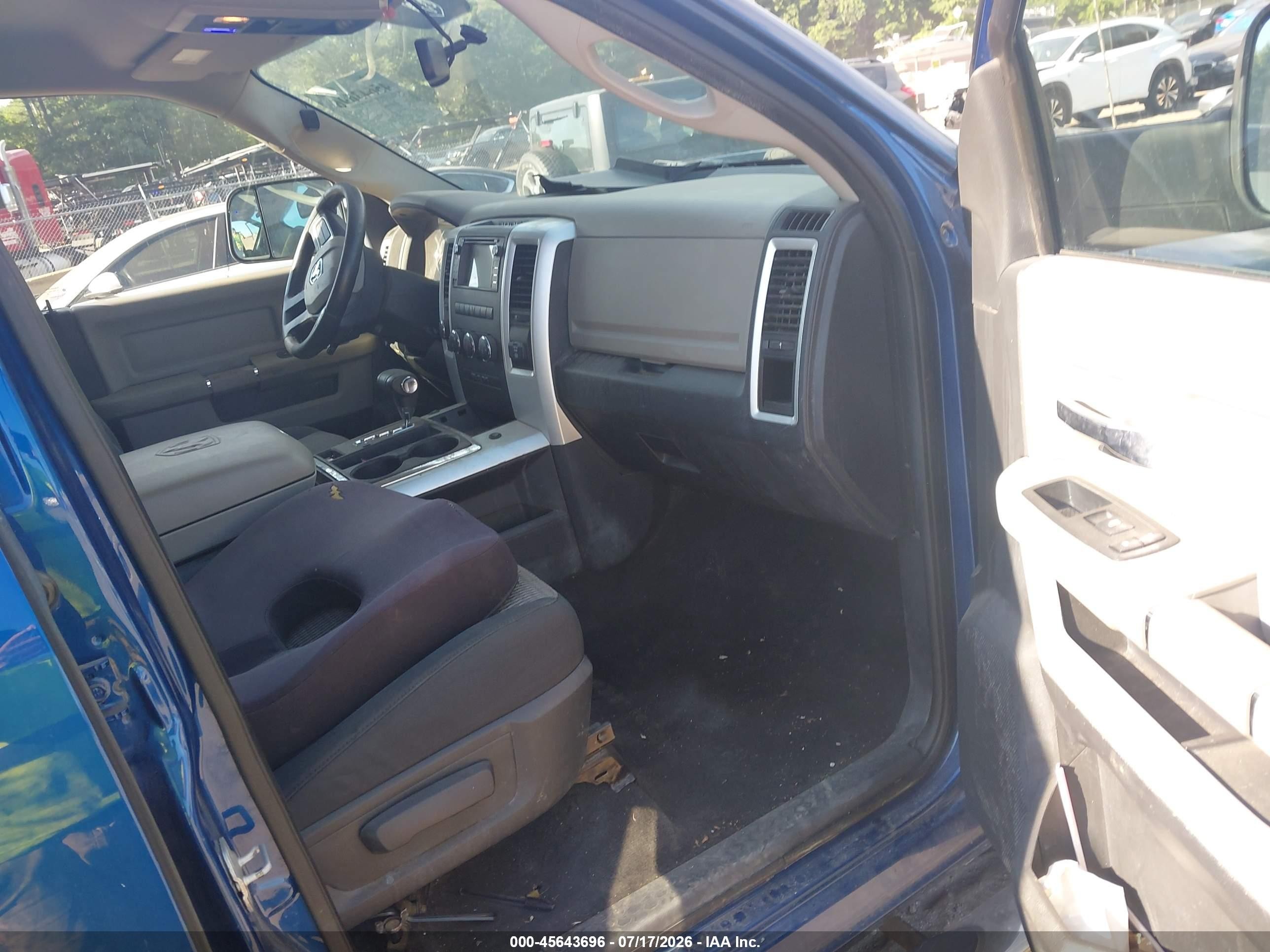2010 Dodge Ram 1500 Slt/sport/trx Blue vin: 1D7RV1CT7AS202172