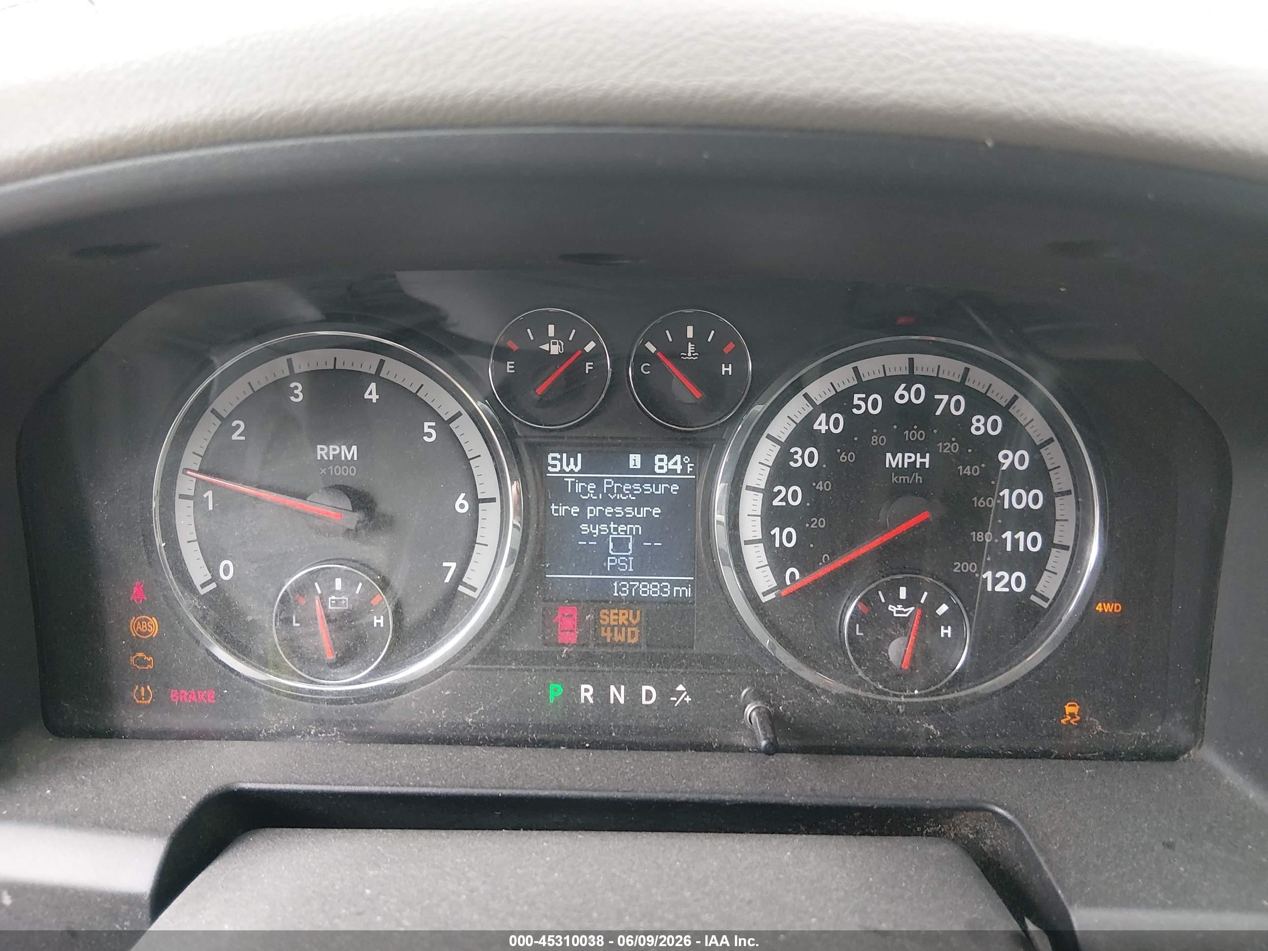 2010 Dodge Ram 1500 Slt/sport/trx Silver vin: 1D7RV1CT7AS216959