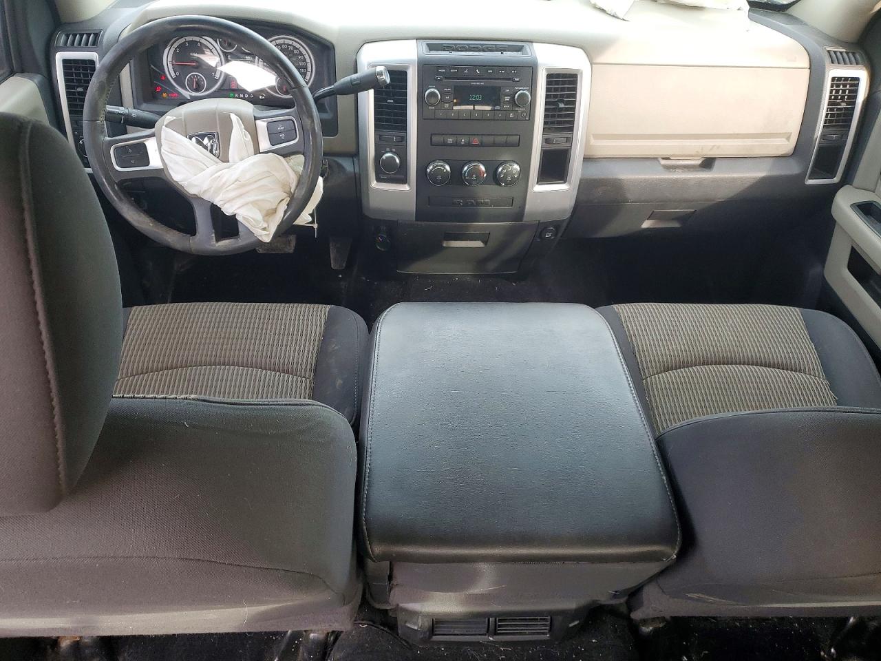2011 Dodge Ram 1500 Серебряный vin: 1D7RV1CT7BS675149