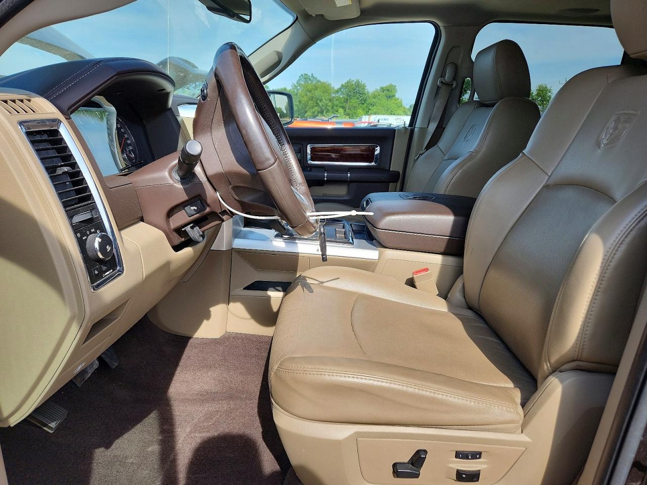 2011 Dodge Ram 1500 Brown vin: 1D7RV1CT8BS570670