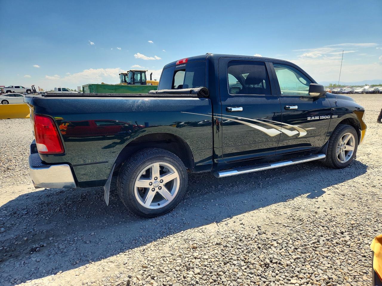 2011 Dodge Ram 1500 Зеленый vin: 1D7RV1CT8BS598033