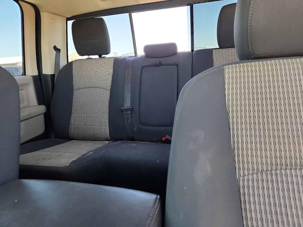 2011 Dodge Ram 1500 Зеленый vin: 1D7RV1CT8BS598033