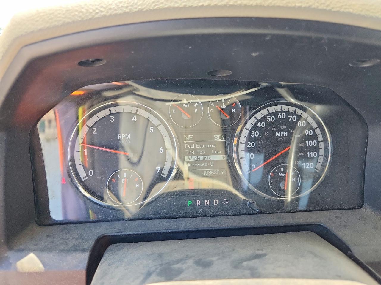 2011 Dodge Ram 1500 Зеленый vin: 1D7RV1CT8BS598033