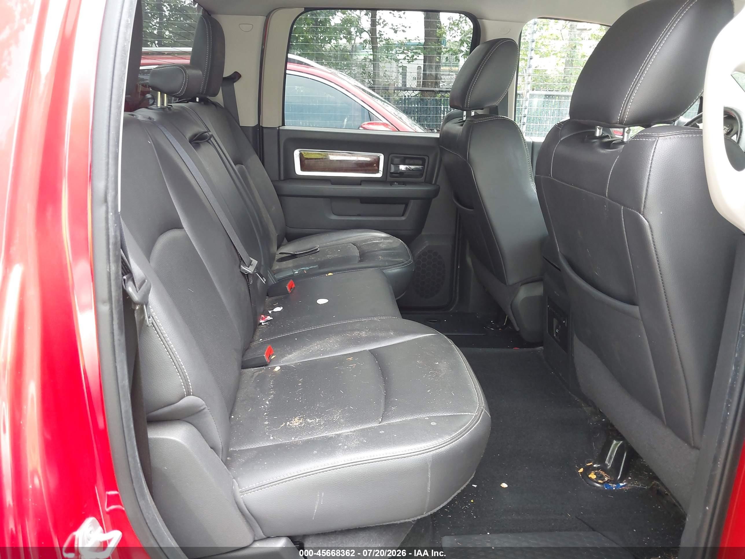 2011 Ram Ram 1500 Laramie Red vin: 1D7RV1CT8BS667318