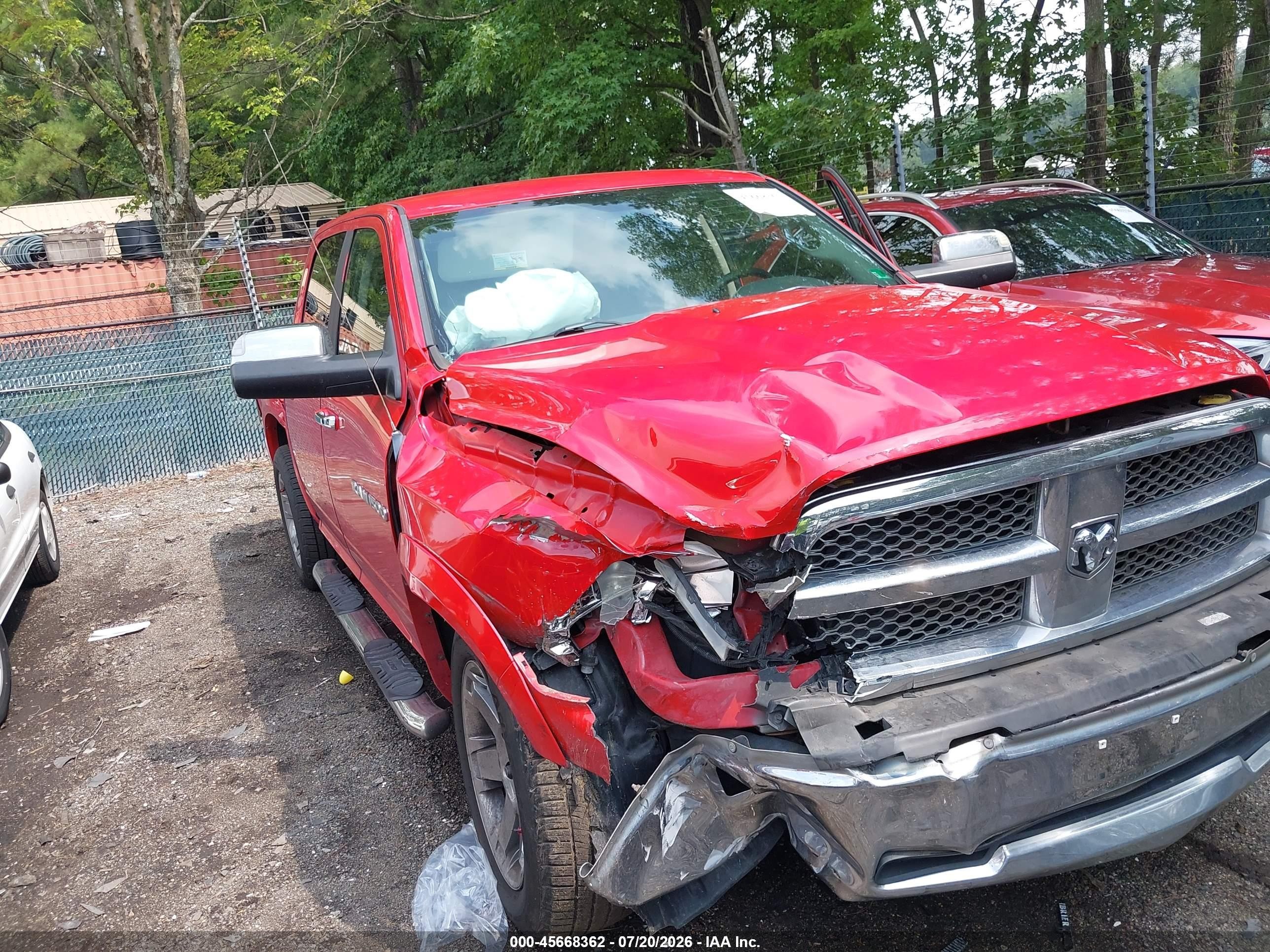 2011 Ram Ram 1500 Laramie Red vin: 1D7RV1CT8BS667318