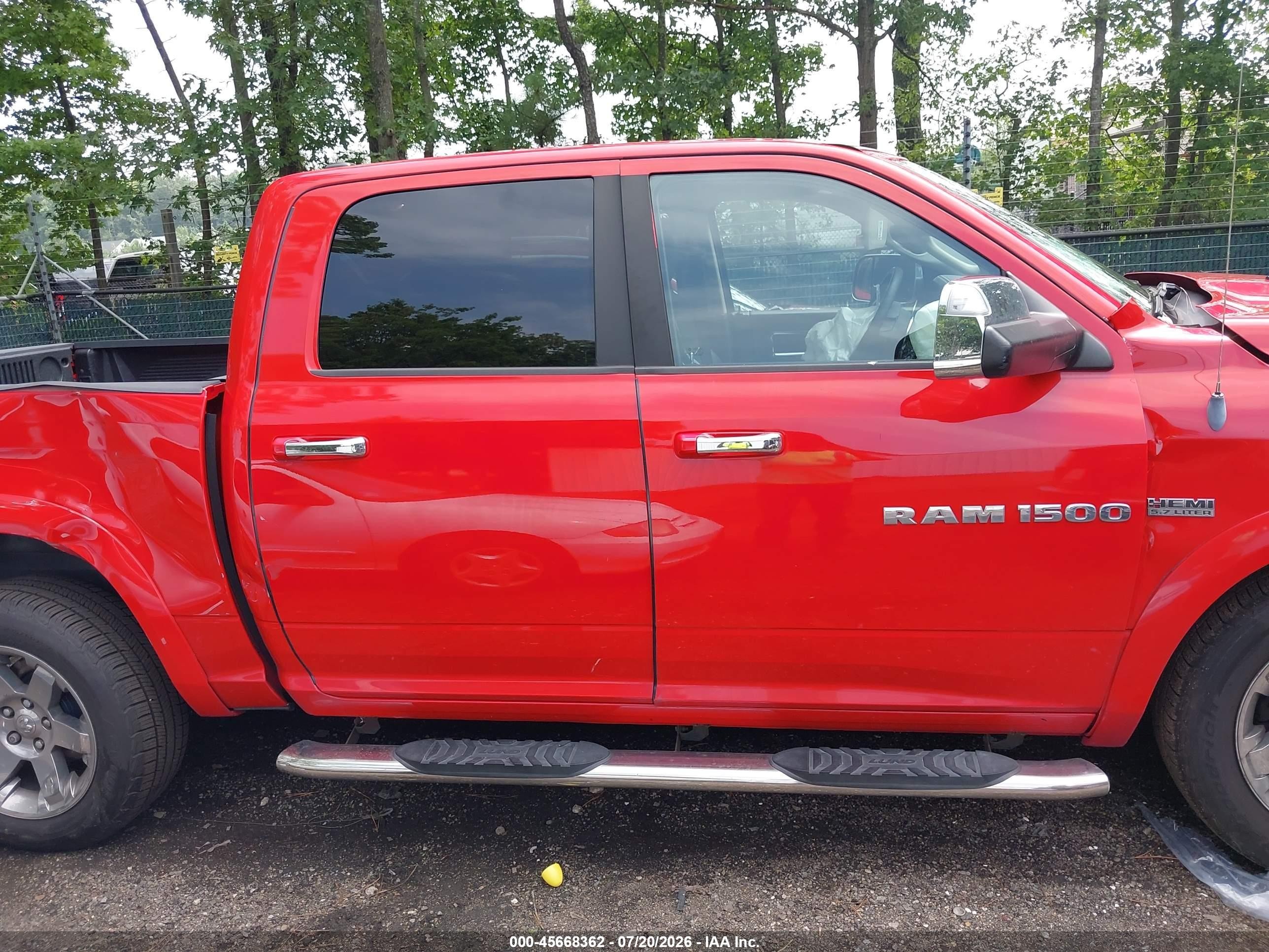 2011 Ram Ram 1500 Laramie Red vin: 1D7RV1CT8BS667318