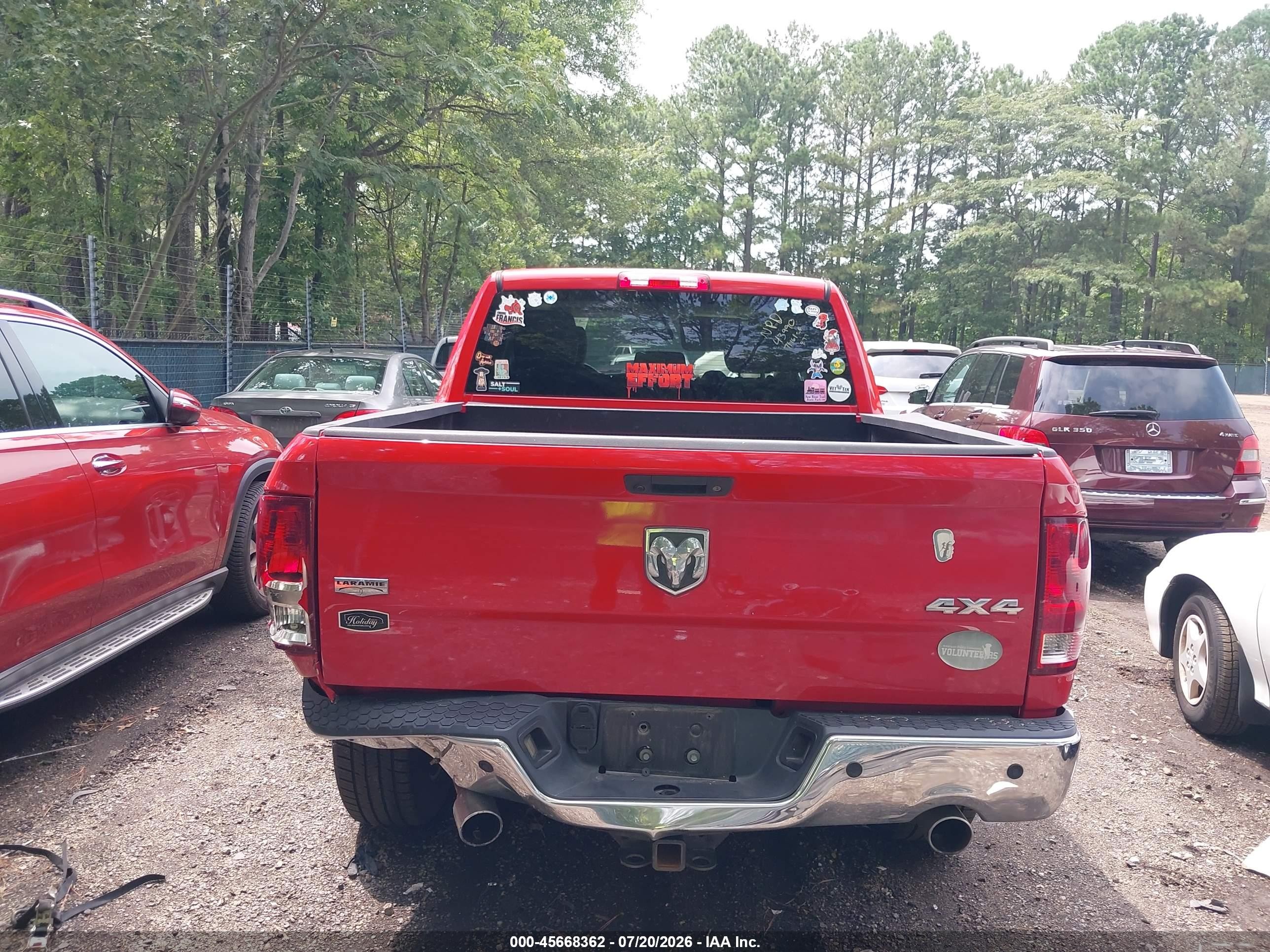 2011 Ram Ram 1500 Laramie Red vin: 1D7RV1CT8BS667318